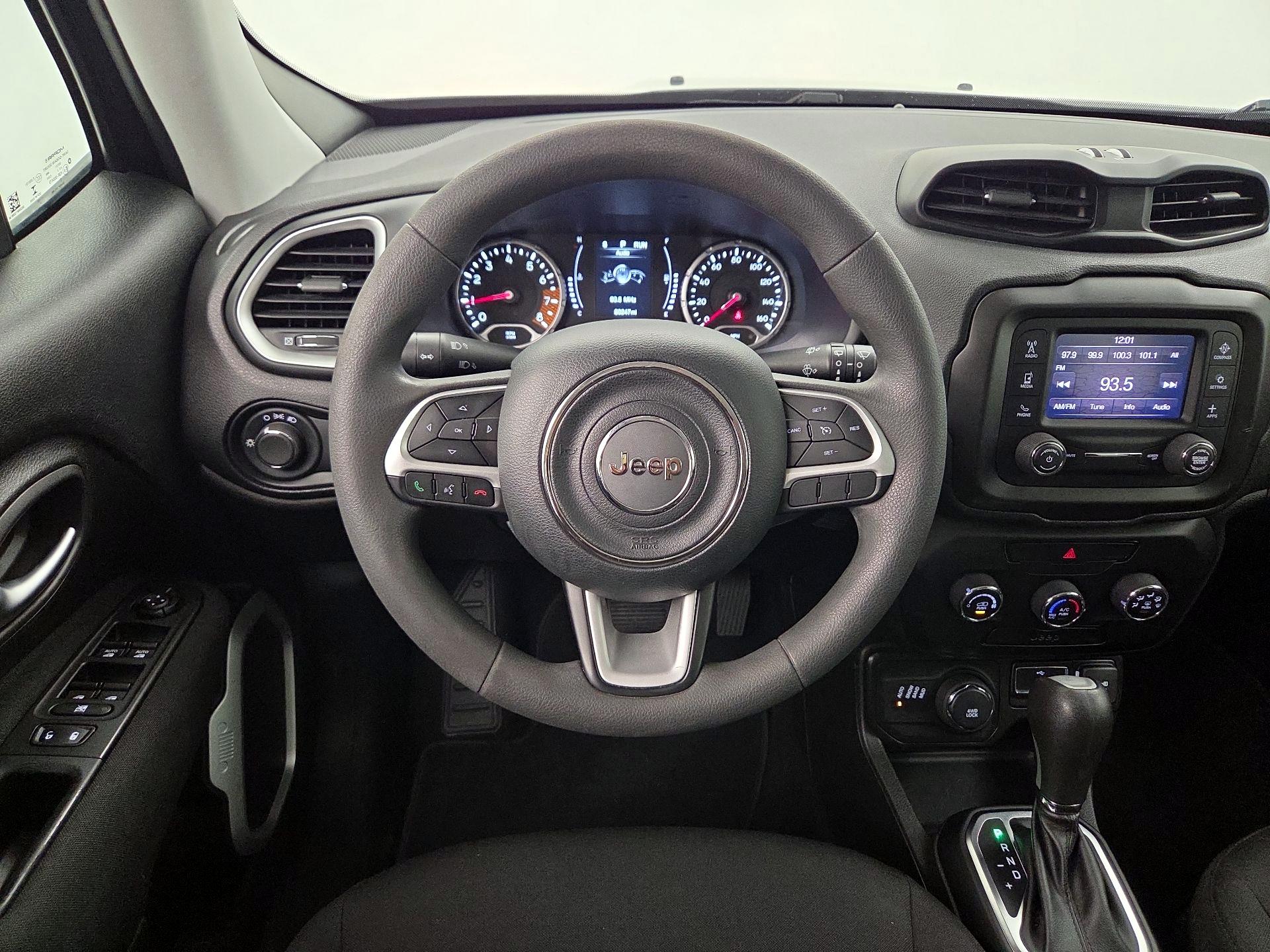 Thumbnail: 2020 Jeep Renegade - 10