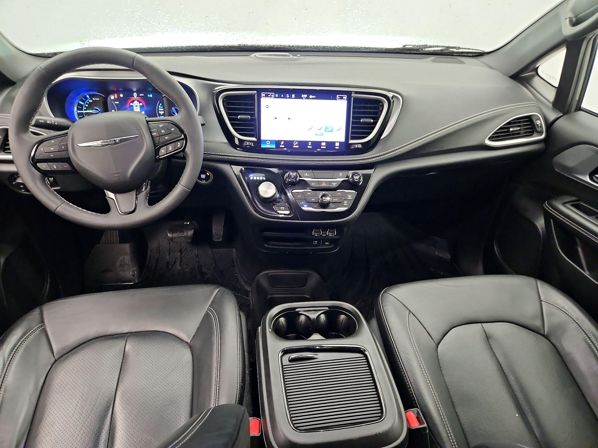 Thumbnail: 2022 Chrysler Pacifica - 9