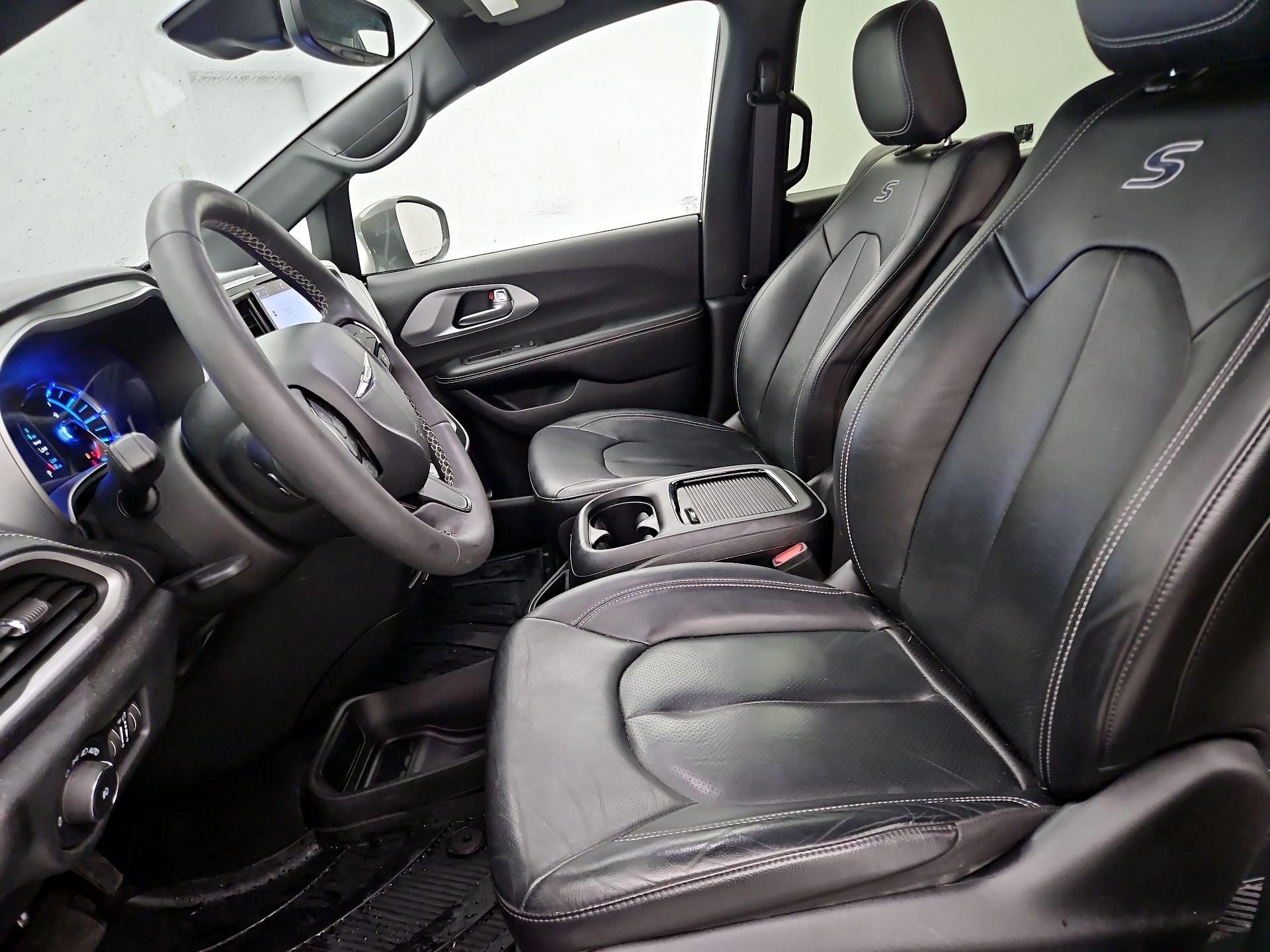 Thumbnail: 2022 Chrysler Pacifica - 11