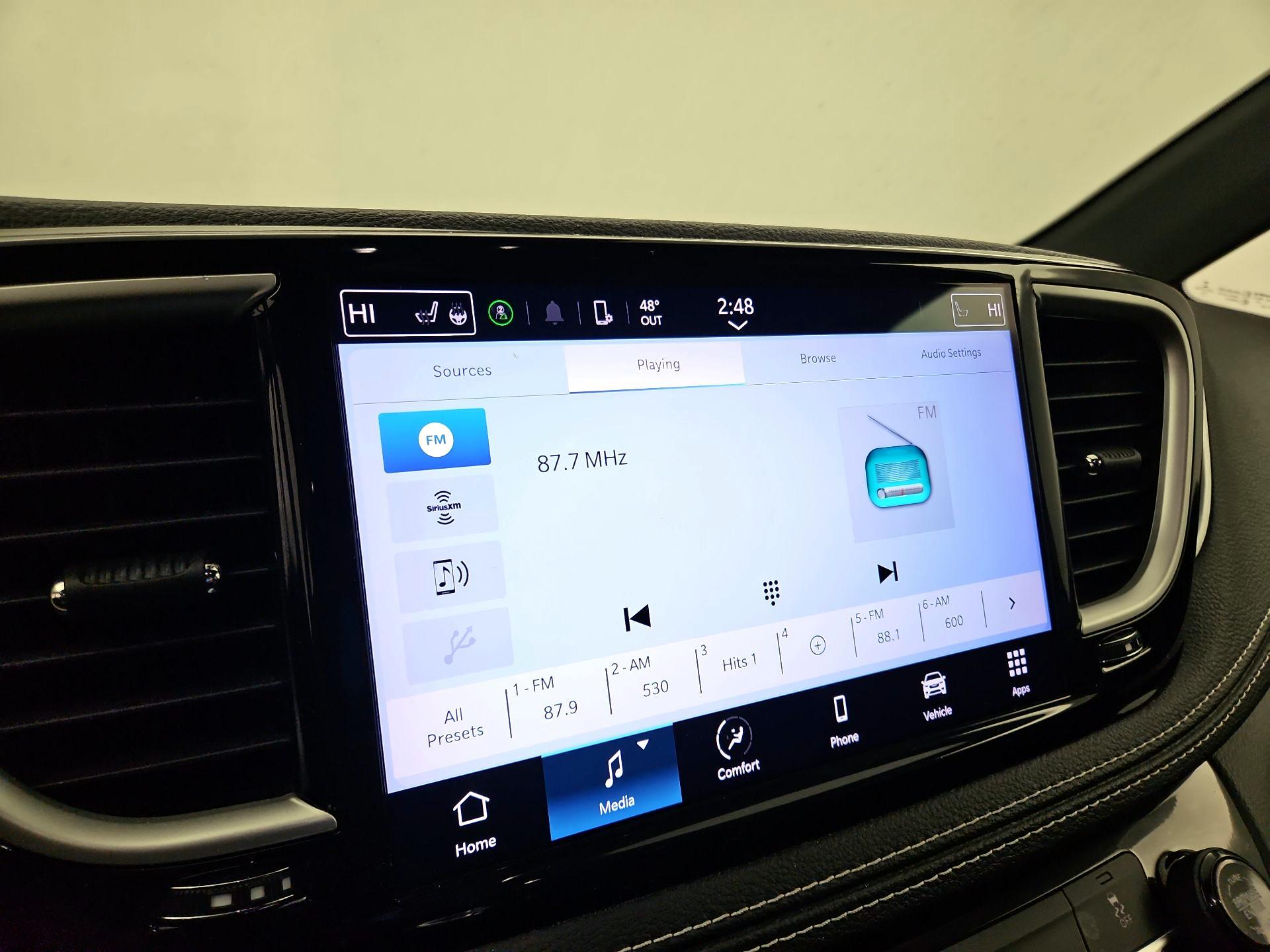Thumbnail: 2022 Chrysler Pacifica - 15