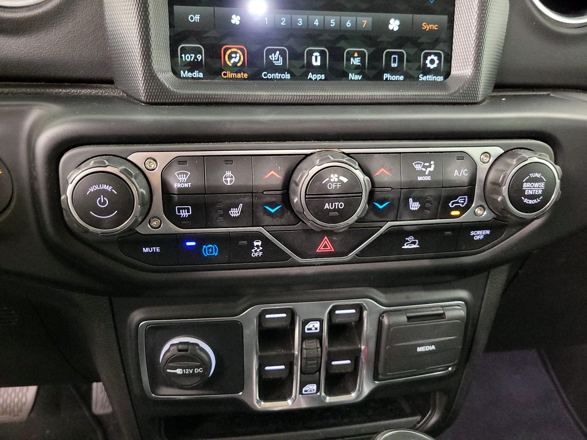 Thumbnail: 2022 Jeep Wrangler - 16