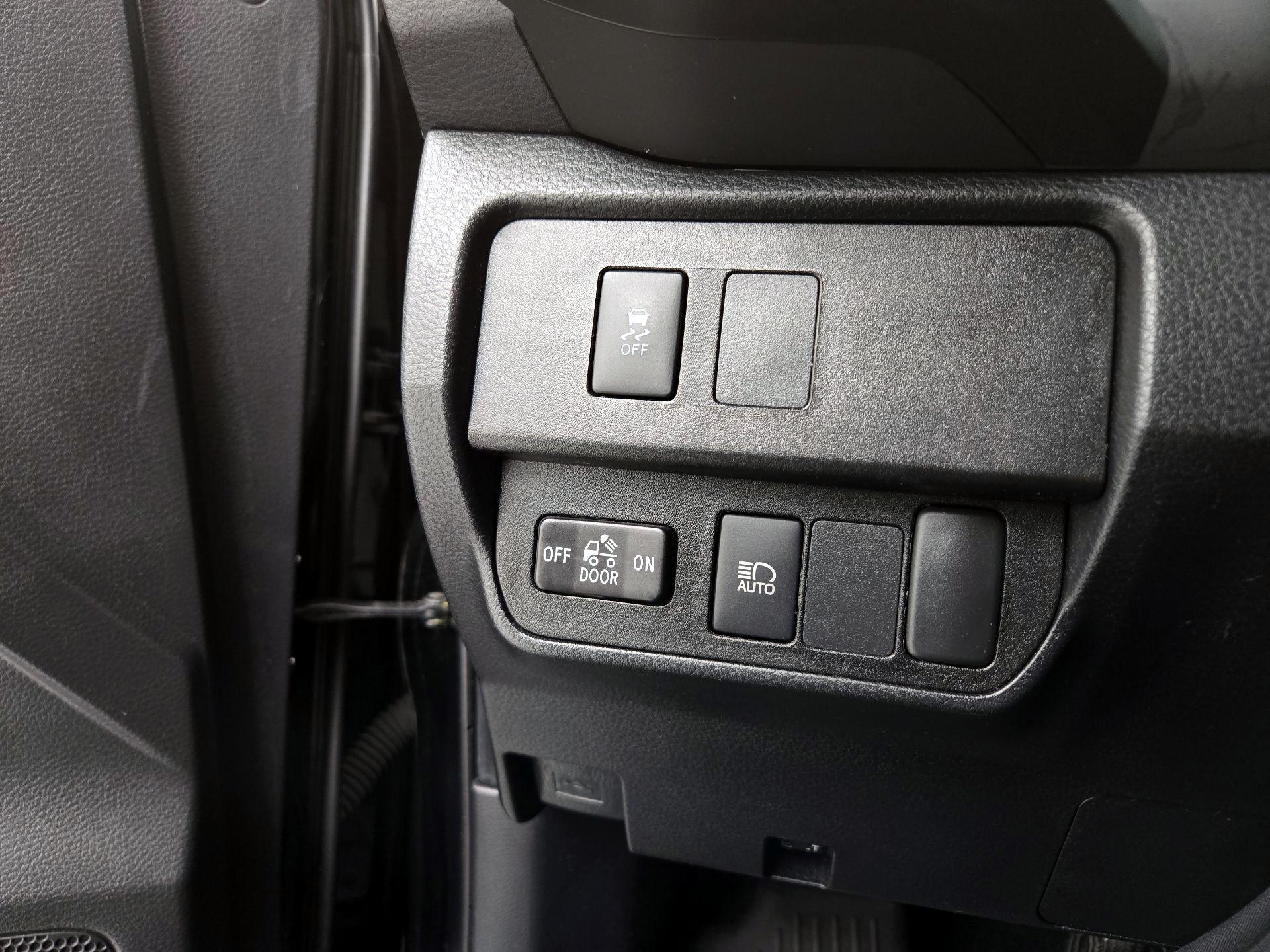 Thumbnail: 2022 Toyota Tacoma - 13