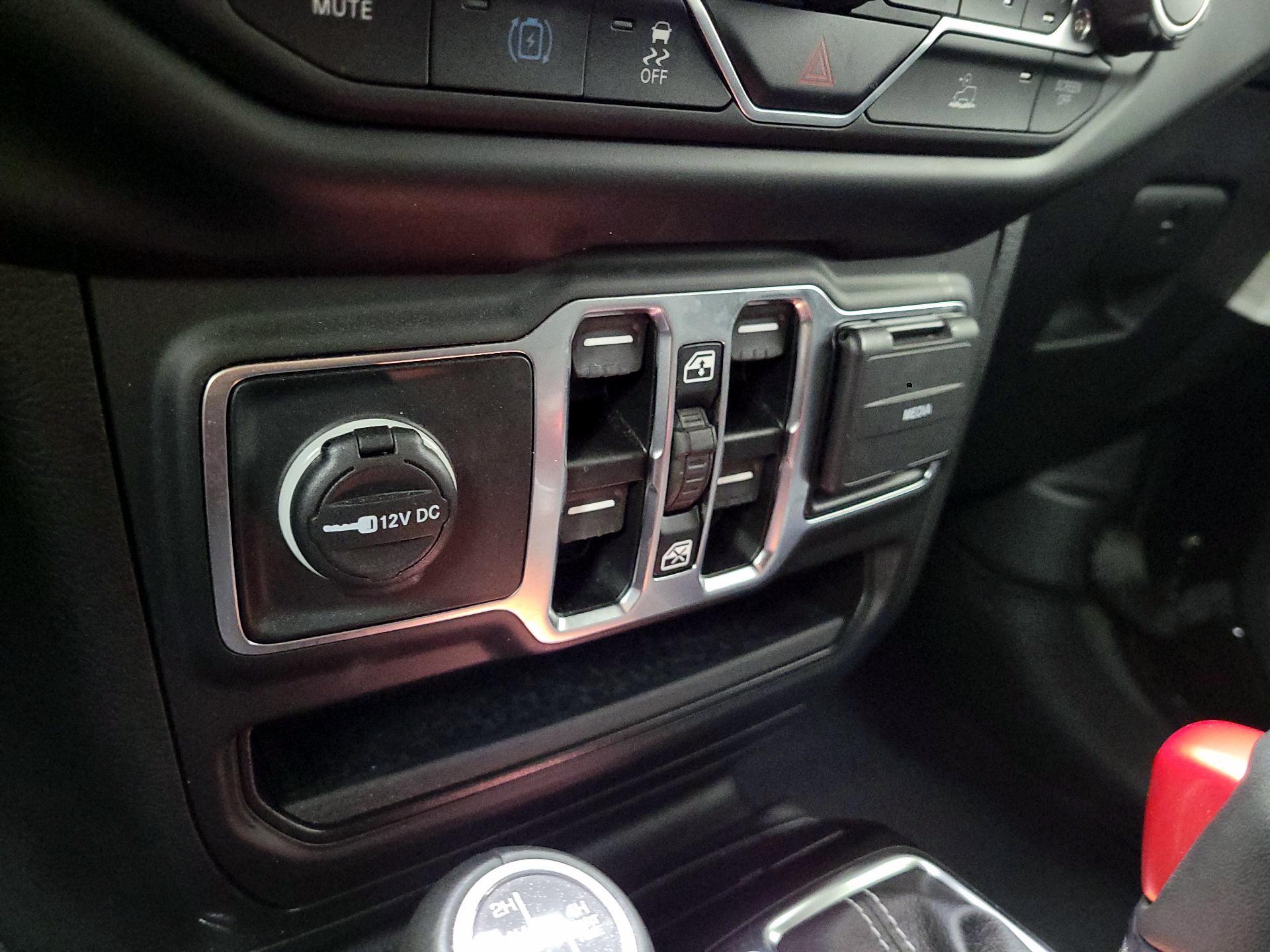 Thumbnail: 2023 Jeep Wrangler - 19