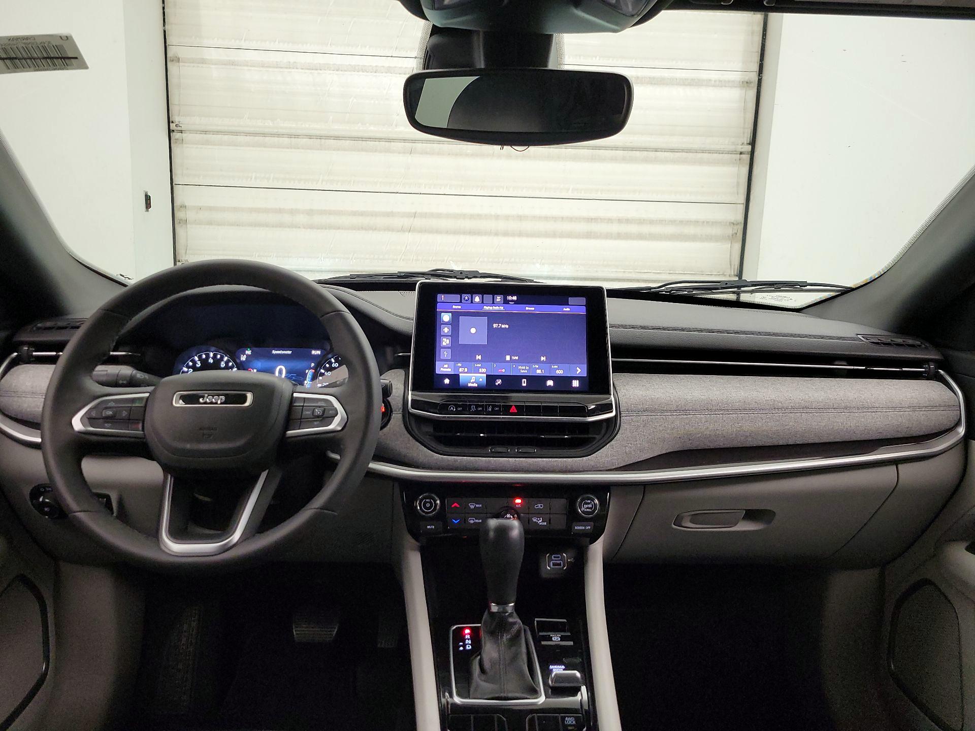 Thumbnail: 2023 Jeep Compass - 9