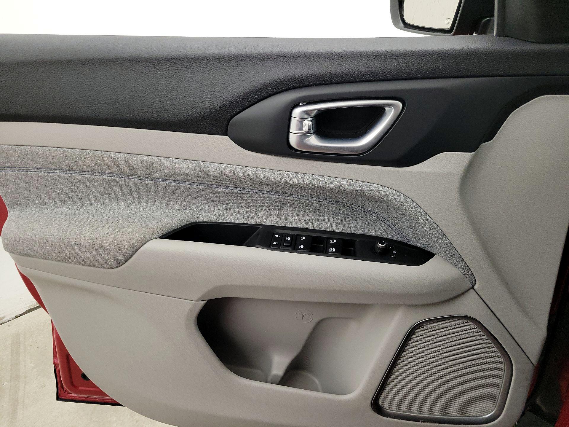 Thumbnail: 2023 Jeep Compass - 12