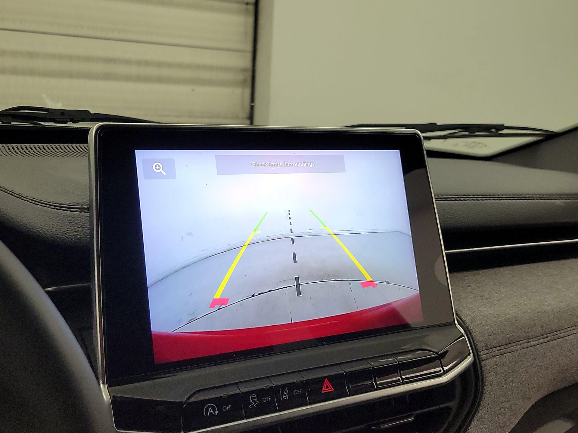 Thumbnail: 2023 Jeep Compass - 14