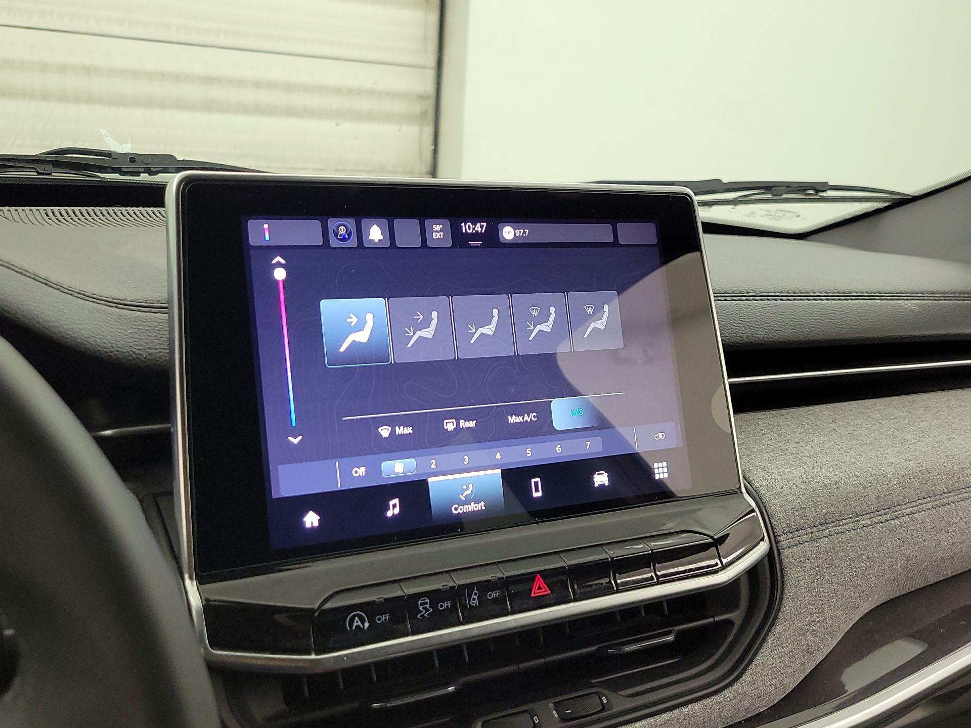 Thumbnail: 2023 Jeep Compass - 16