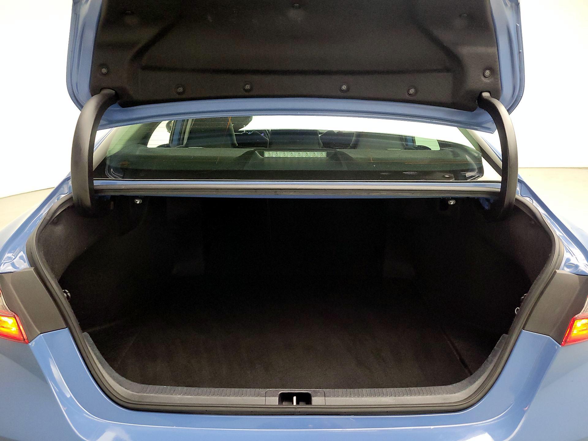 Thumbnail: 2023 Toyota Camry - 20