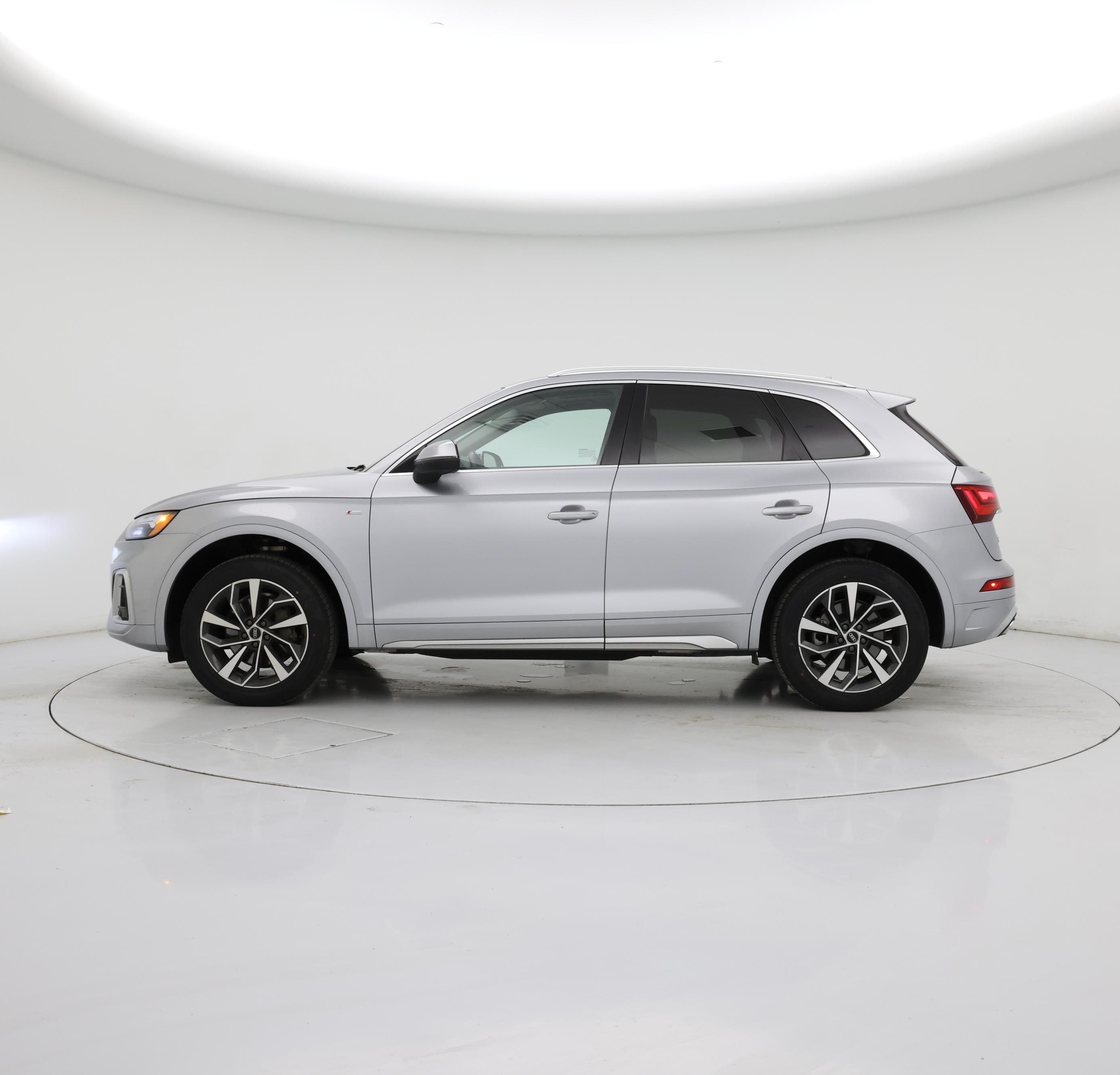 Thumbnail: 2022 Audi Q5 - 3