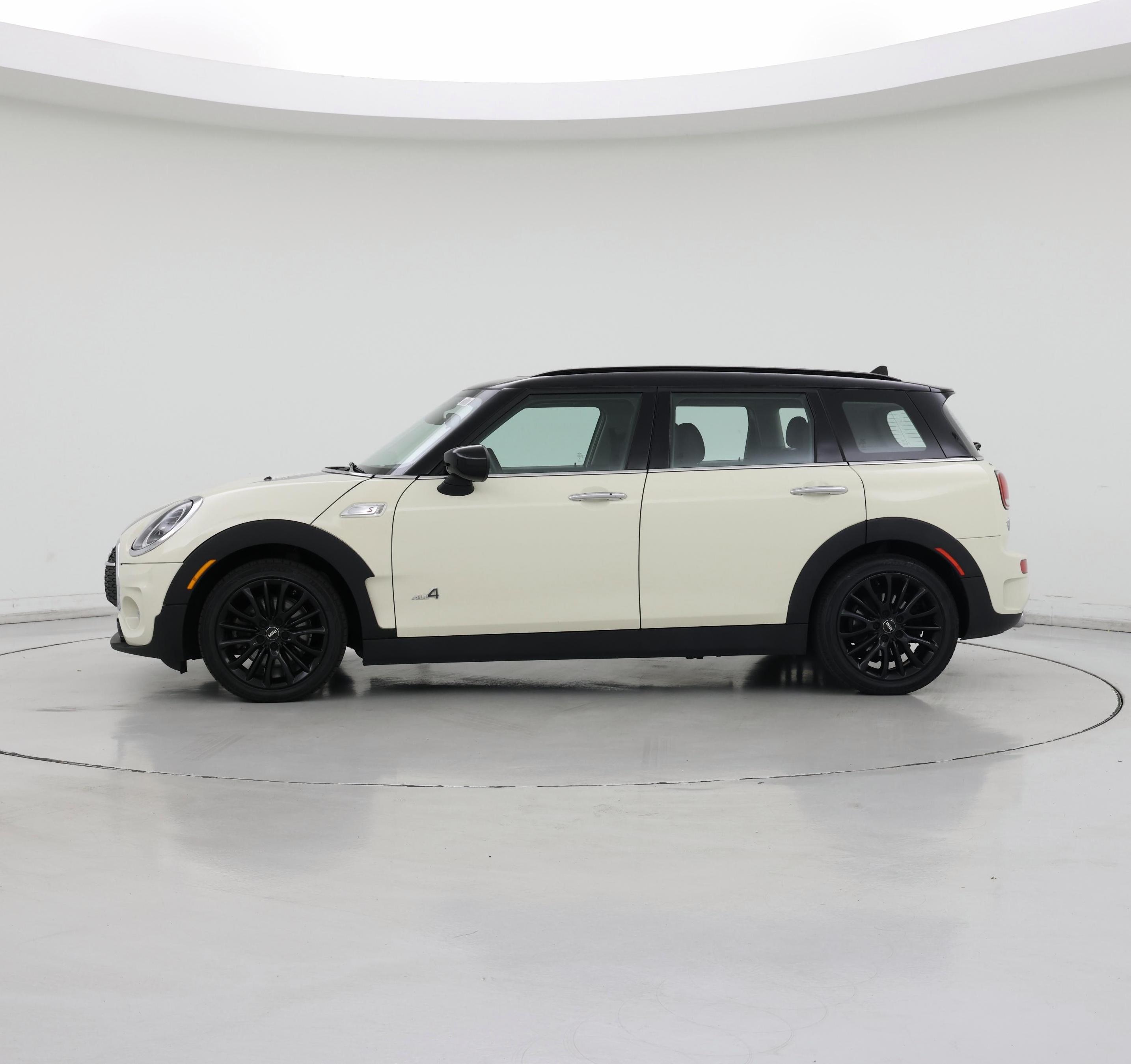 Thumbnail: 2022 MINI Cooper Clubman - 3