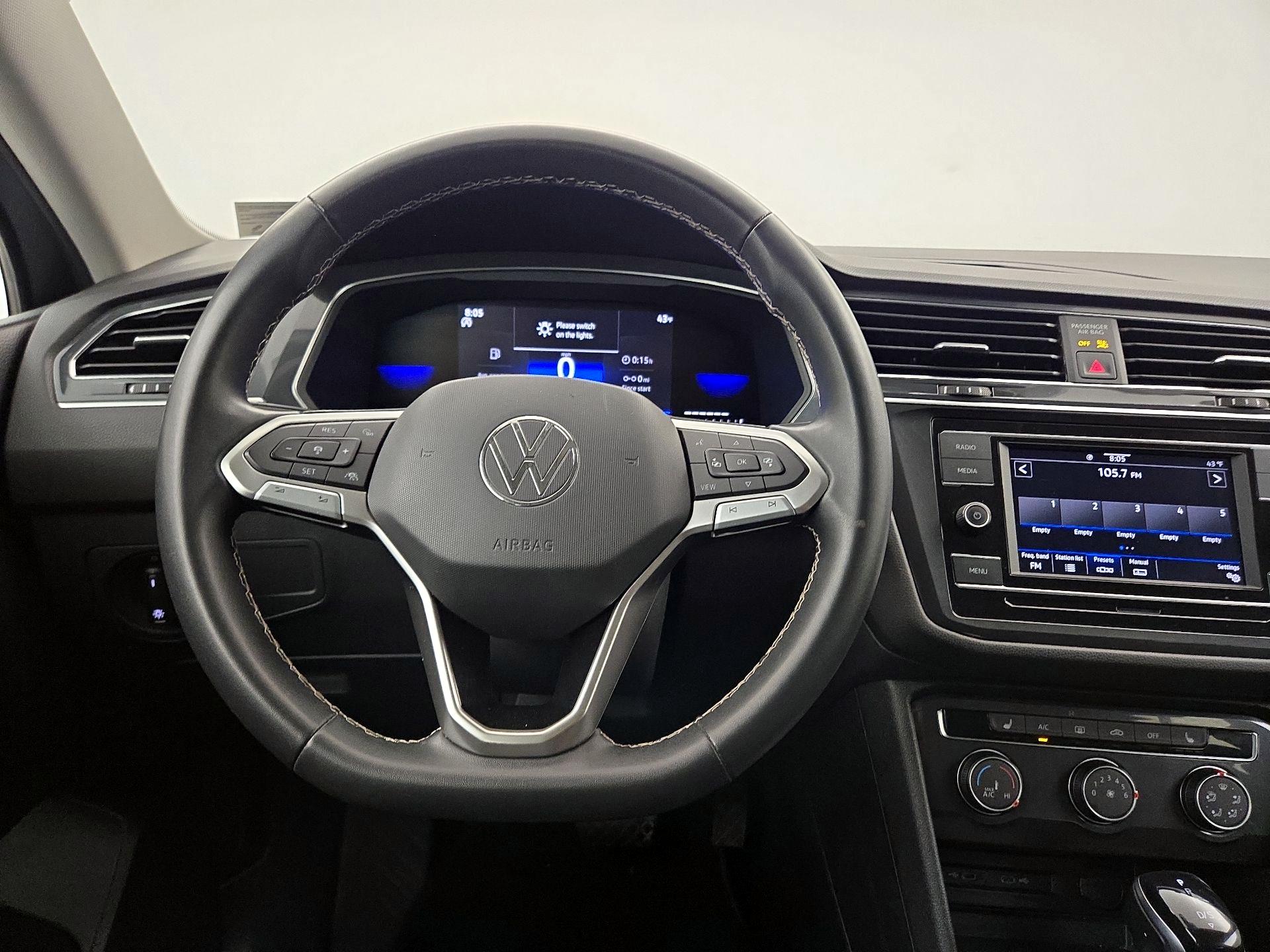 Thumbnail: 2023 Volkswagen Tiguan - 10