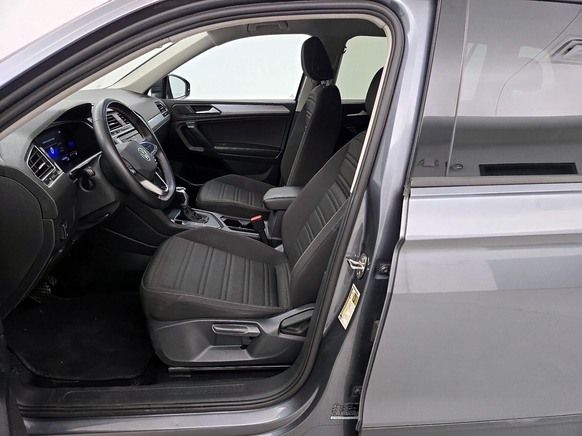 Thumbnail: 2023 Volkswagen Tiguan - 11