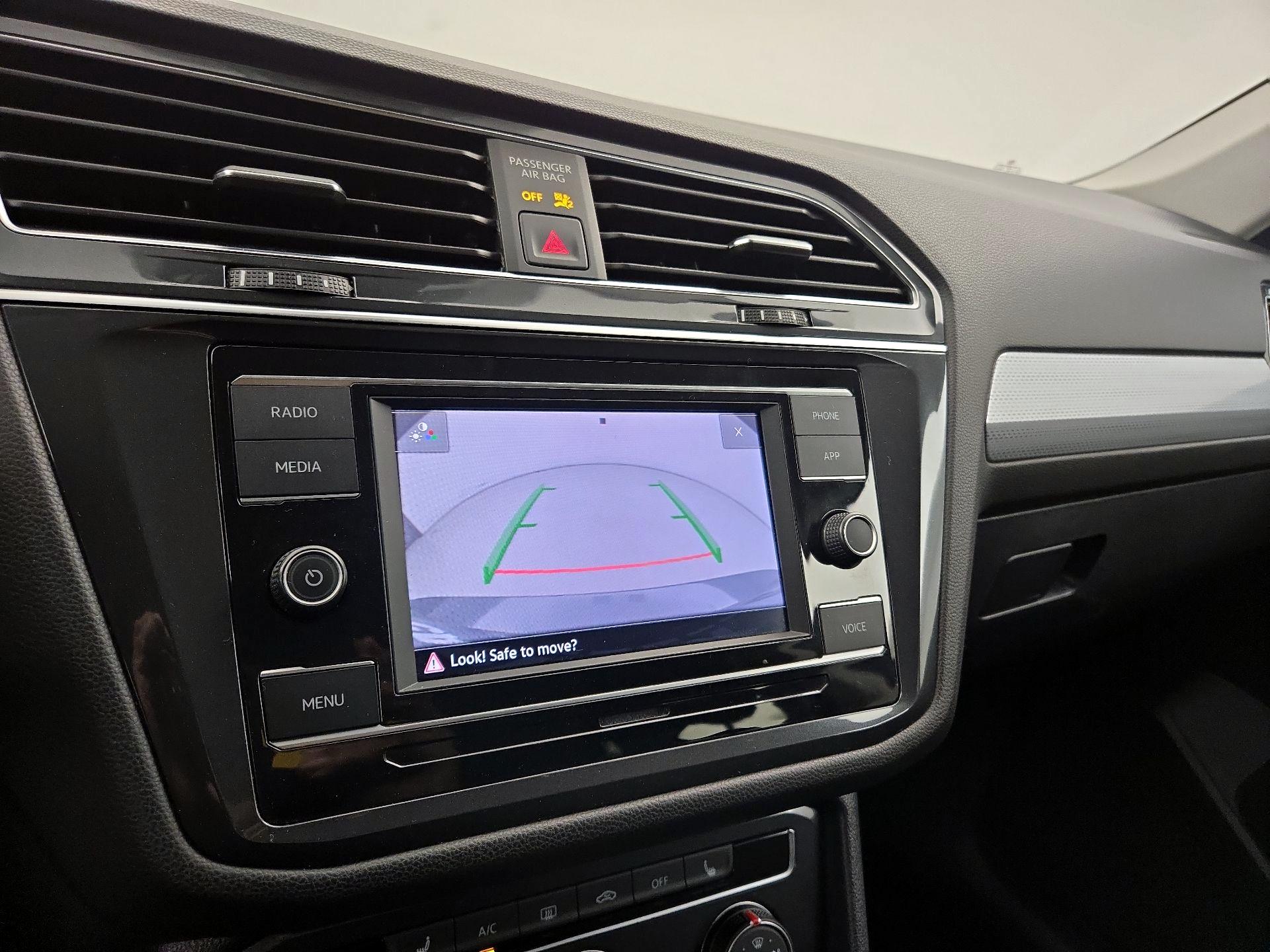 Thumbnail: 2023 Volkswagen Tiguan - 14