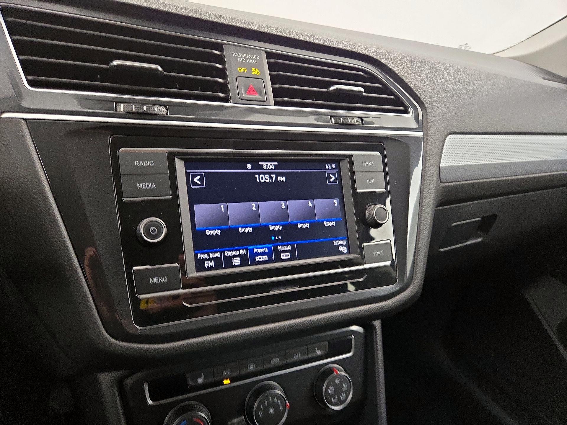 Thumbnail: 2023 Volkswagen Tiguan - 15