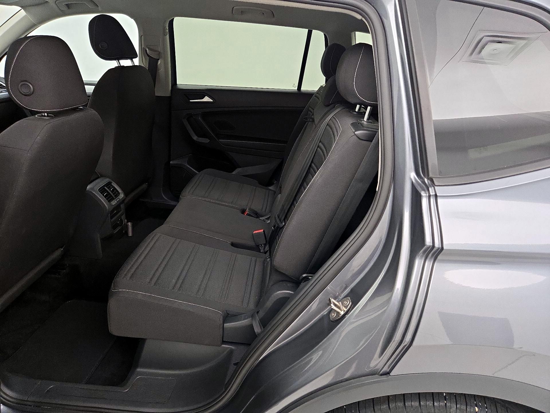 Thumbnail: 2023 Volkswagen Tiguan - 19