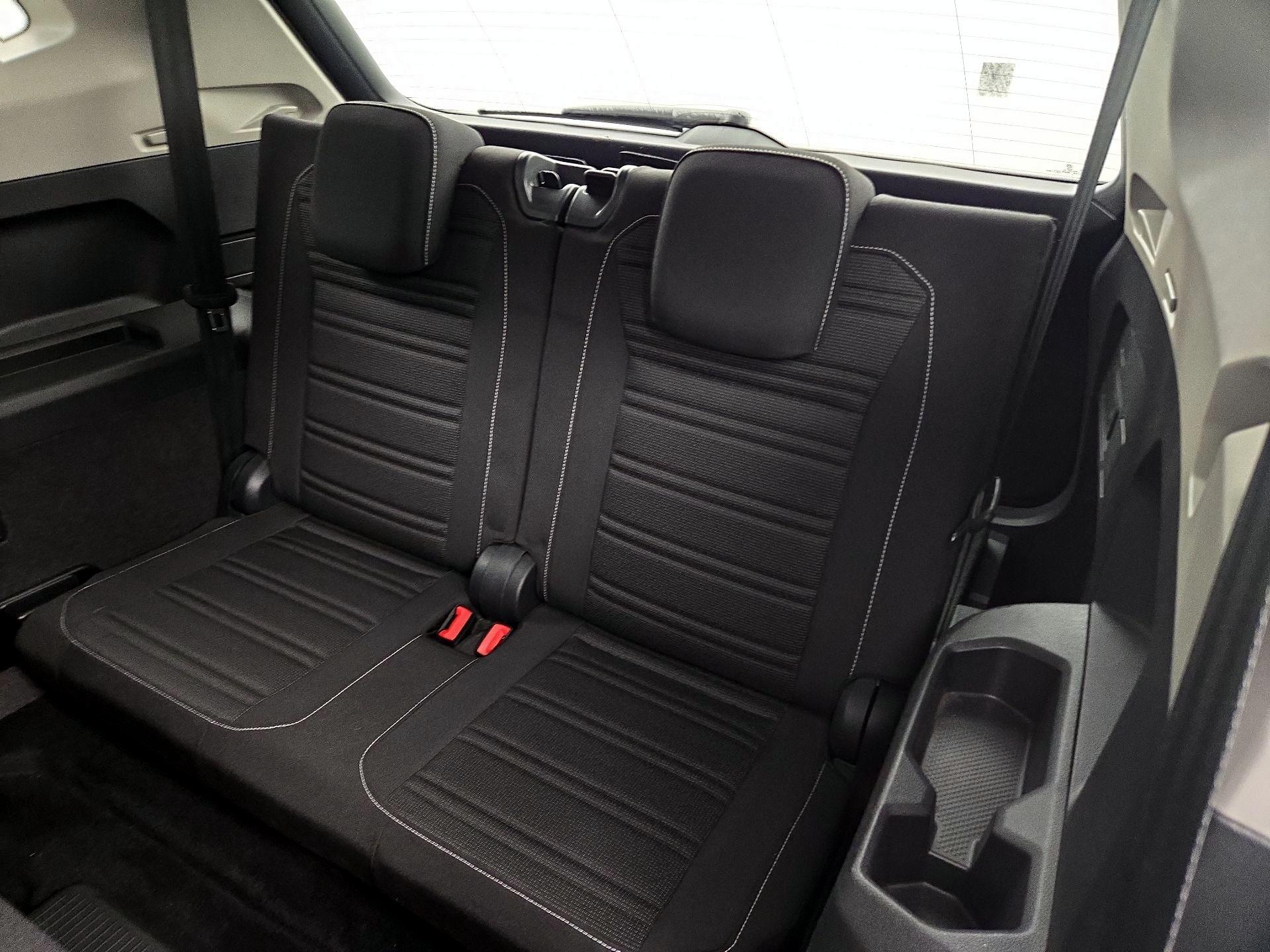 Thumbnail: 2023 Volkswagen Tiguan - 20