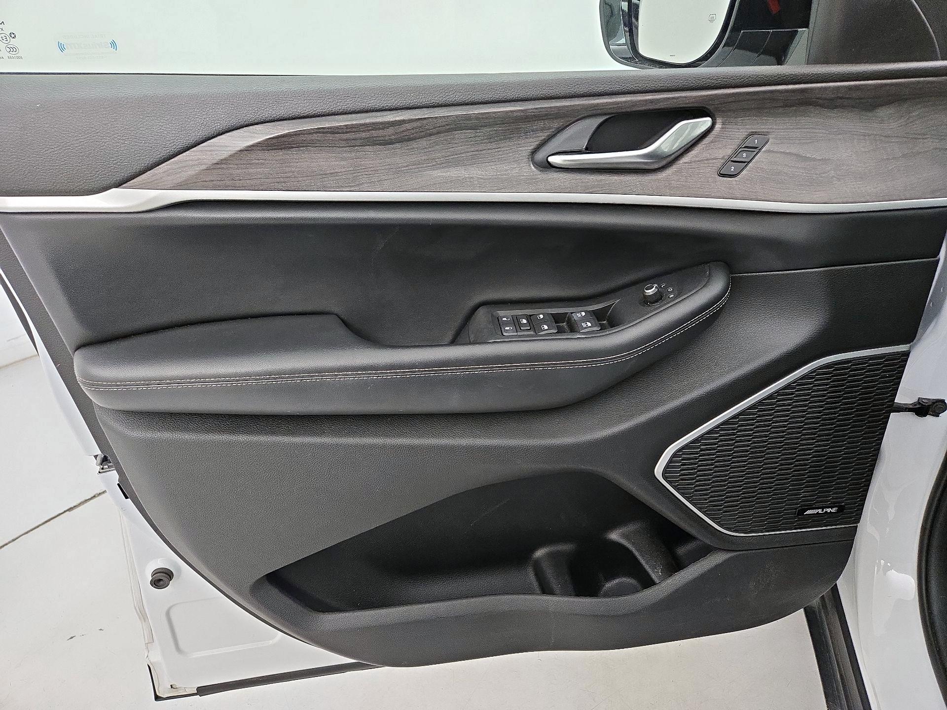 Thumbnail: 2022 Jeep Grand Cherokee - 12