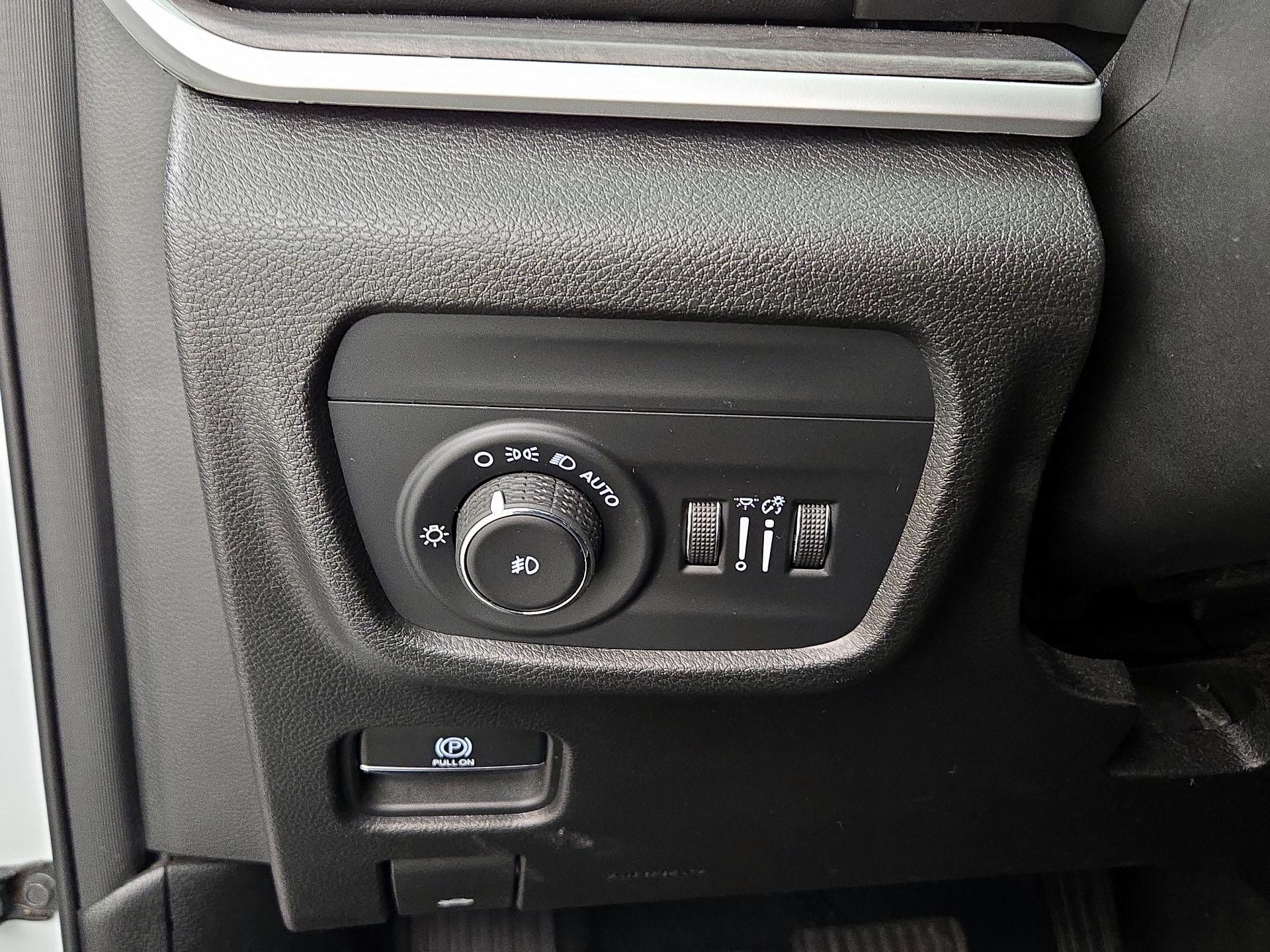 Thumbnail: 2022 Jeep Grand Cherokee - 13