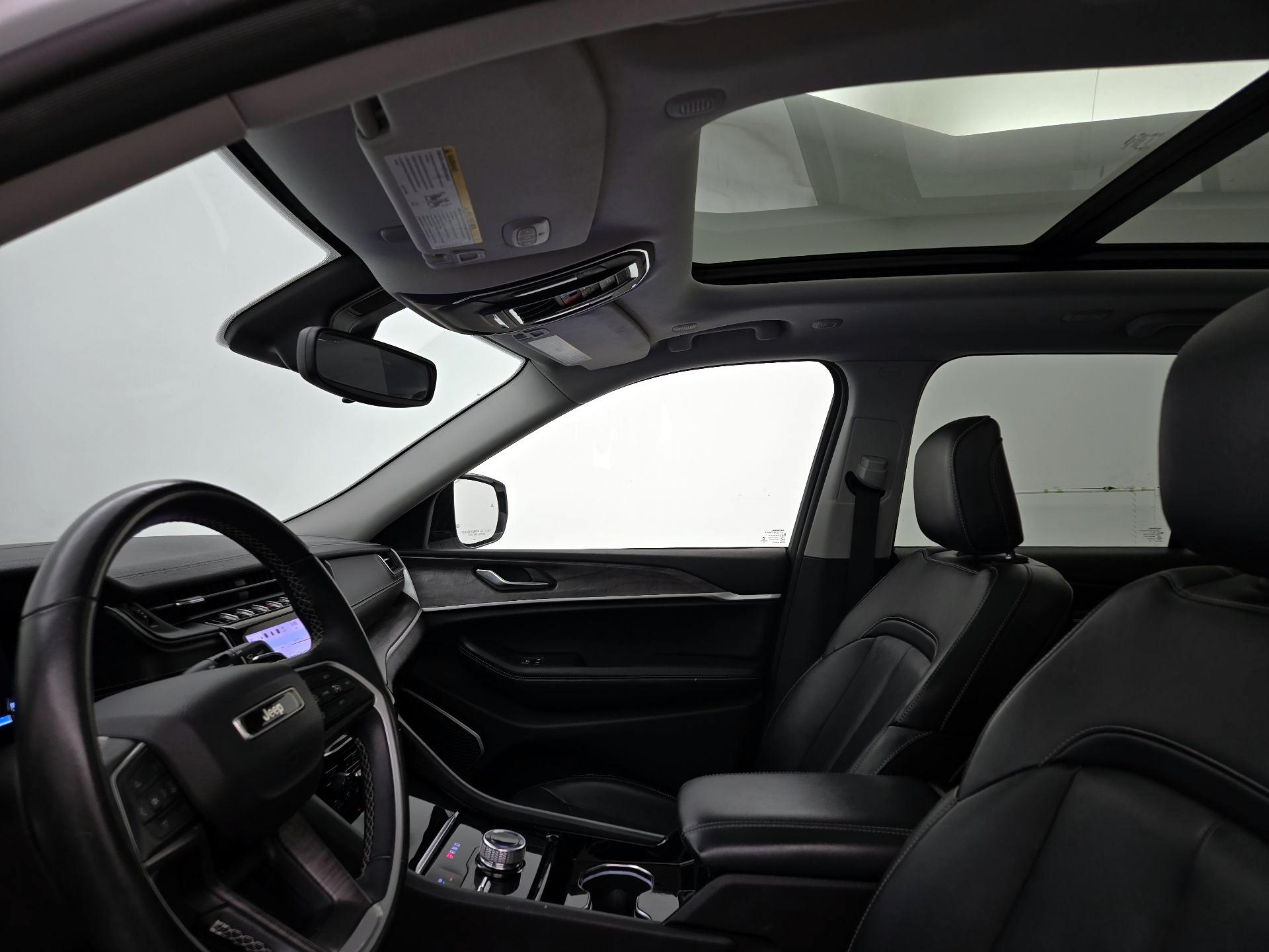 Thumbnail: 2022 Jeep Grand Cherokee - 20