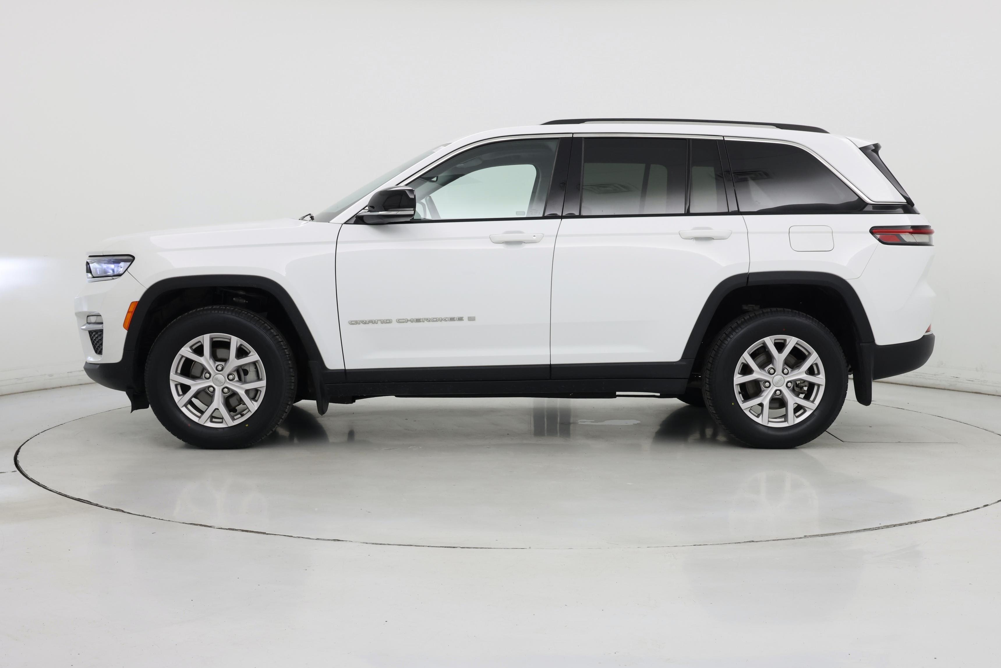 Thumbnail: 2022 Jeep Grand Cherokee - 3