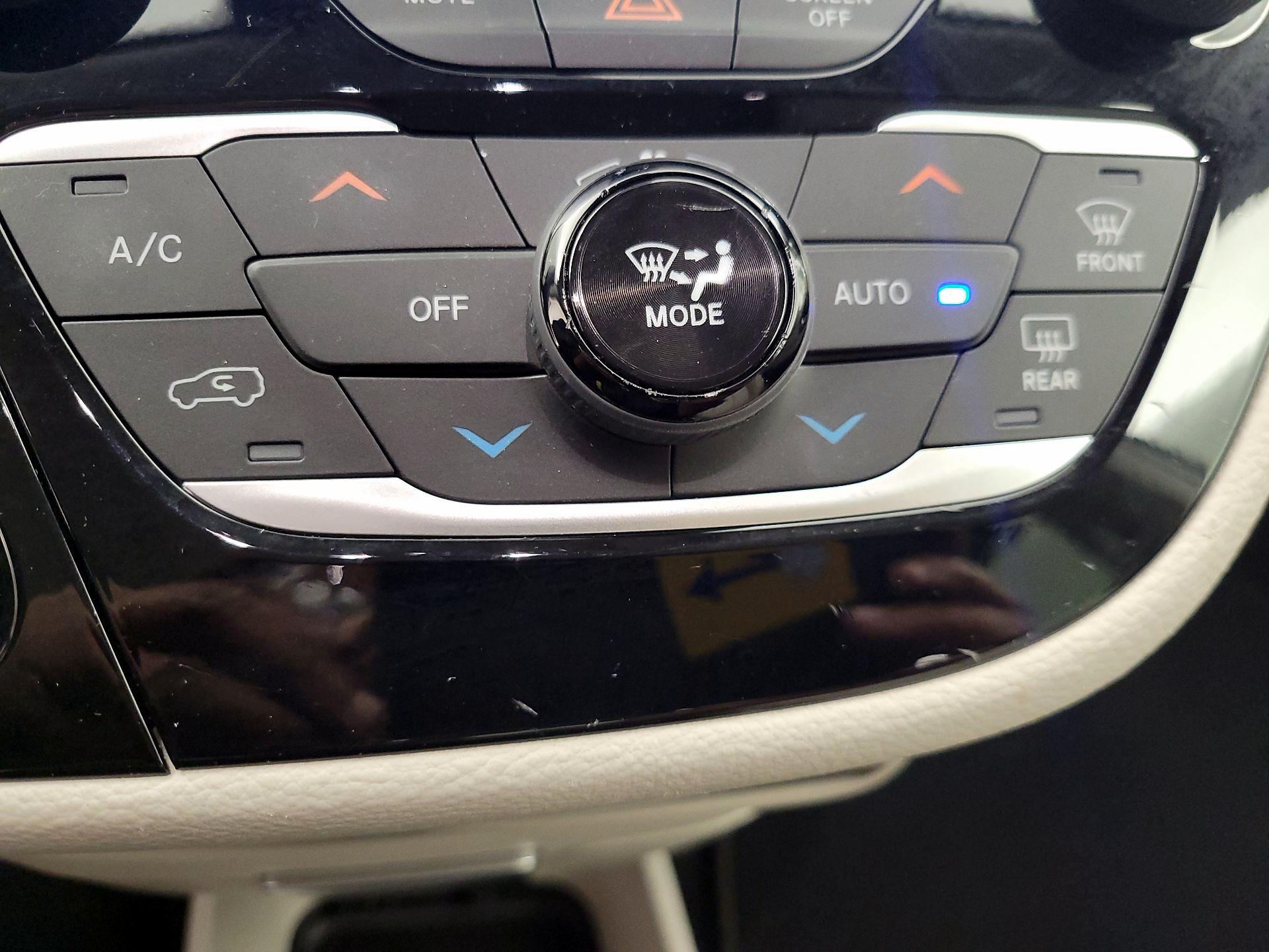 Thumbnail: 2021 Chrysler Pacifica - 16