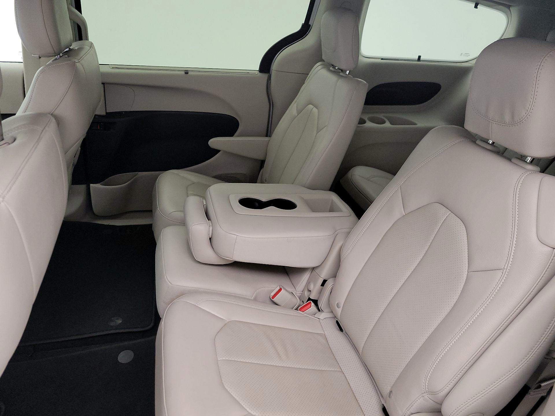 Thumbnail: 2021 Chrysler Pacifica - 19