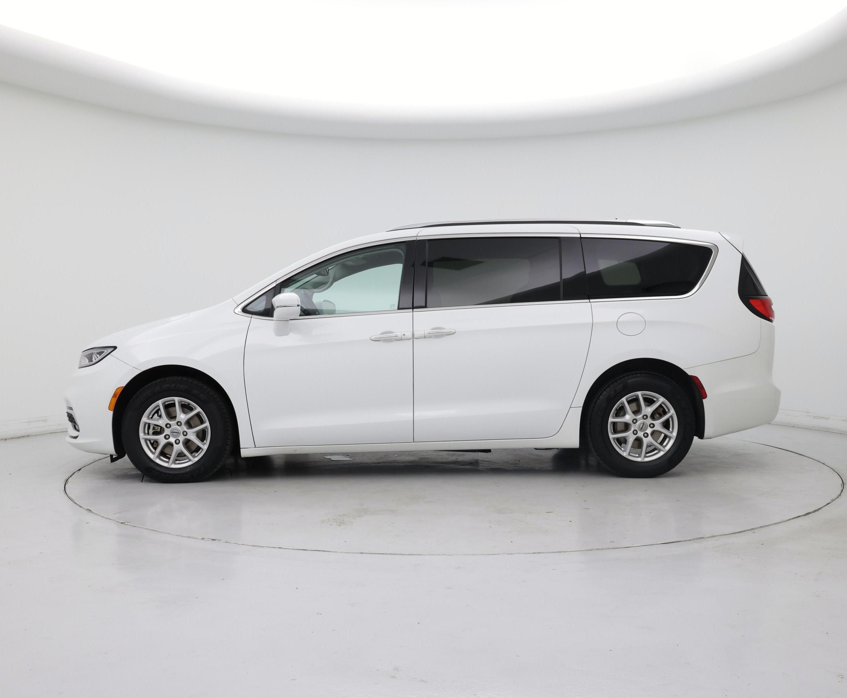 Thumbnail: 2021 Chrysler Pacifica - 3