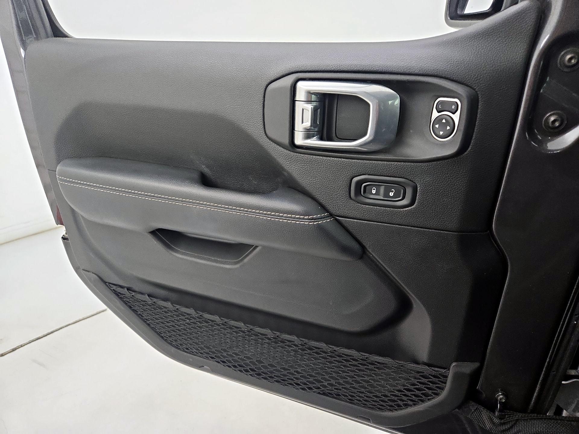 Thumbnail: 2022 Jeep Wrangler - 12