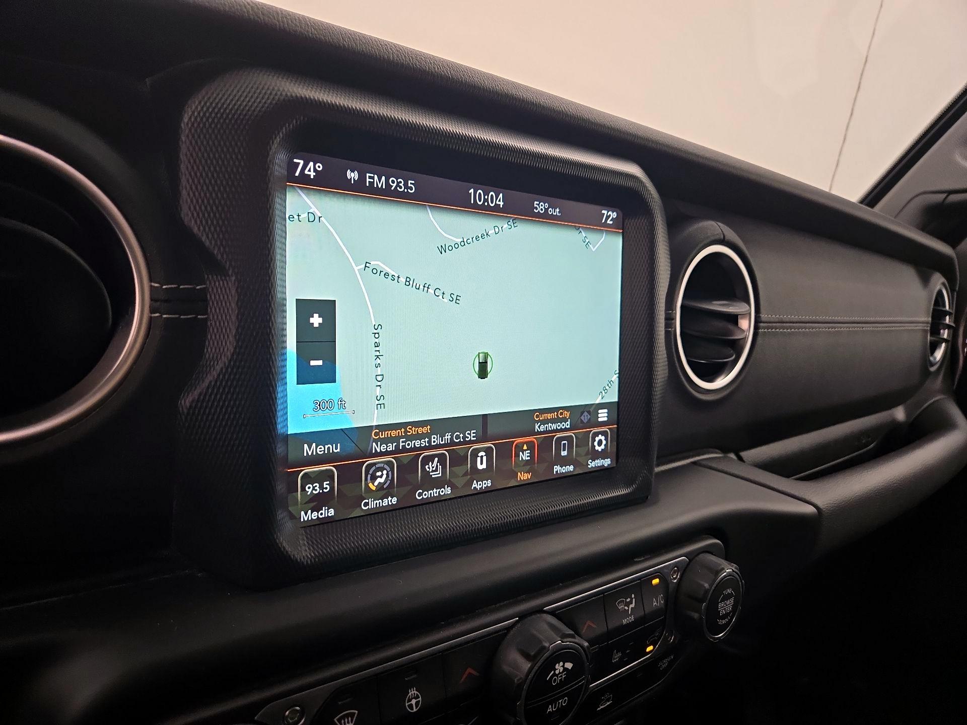 Thumbnail: 2022 Jeep Wrangler - 14