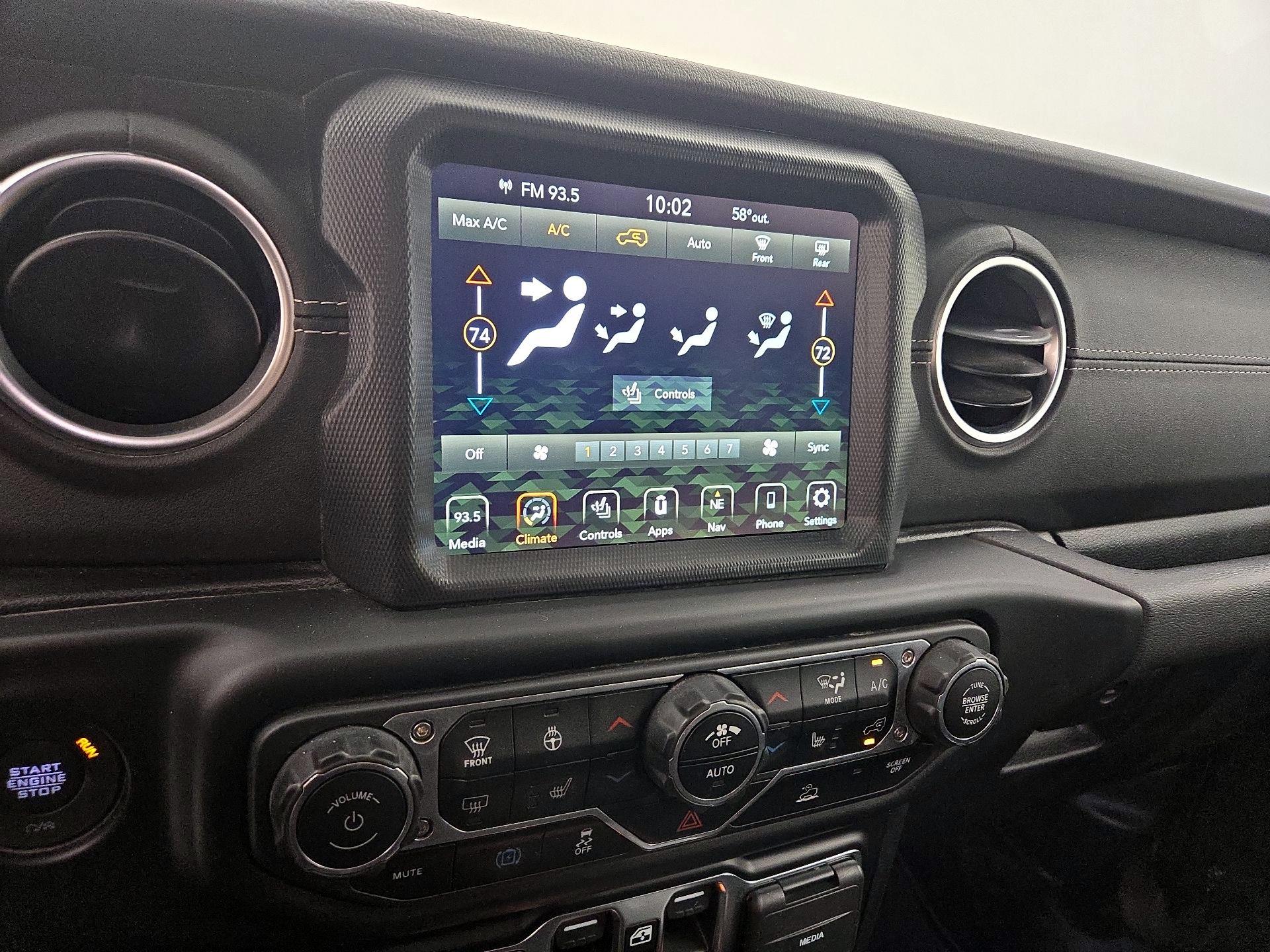 Thumbnail: 2022 Jeep Wrangler - 17