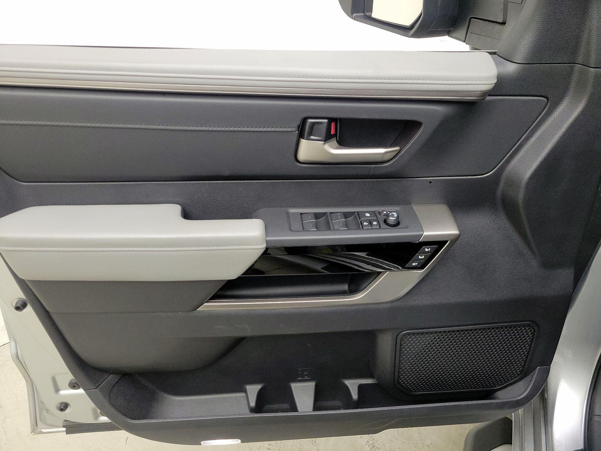 Thumbnail: 2022 Toyota Tundra - 12