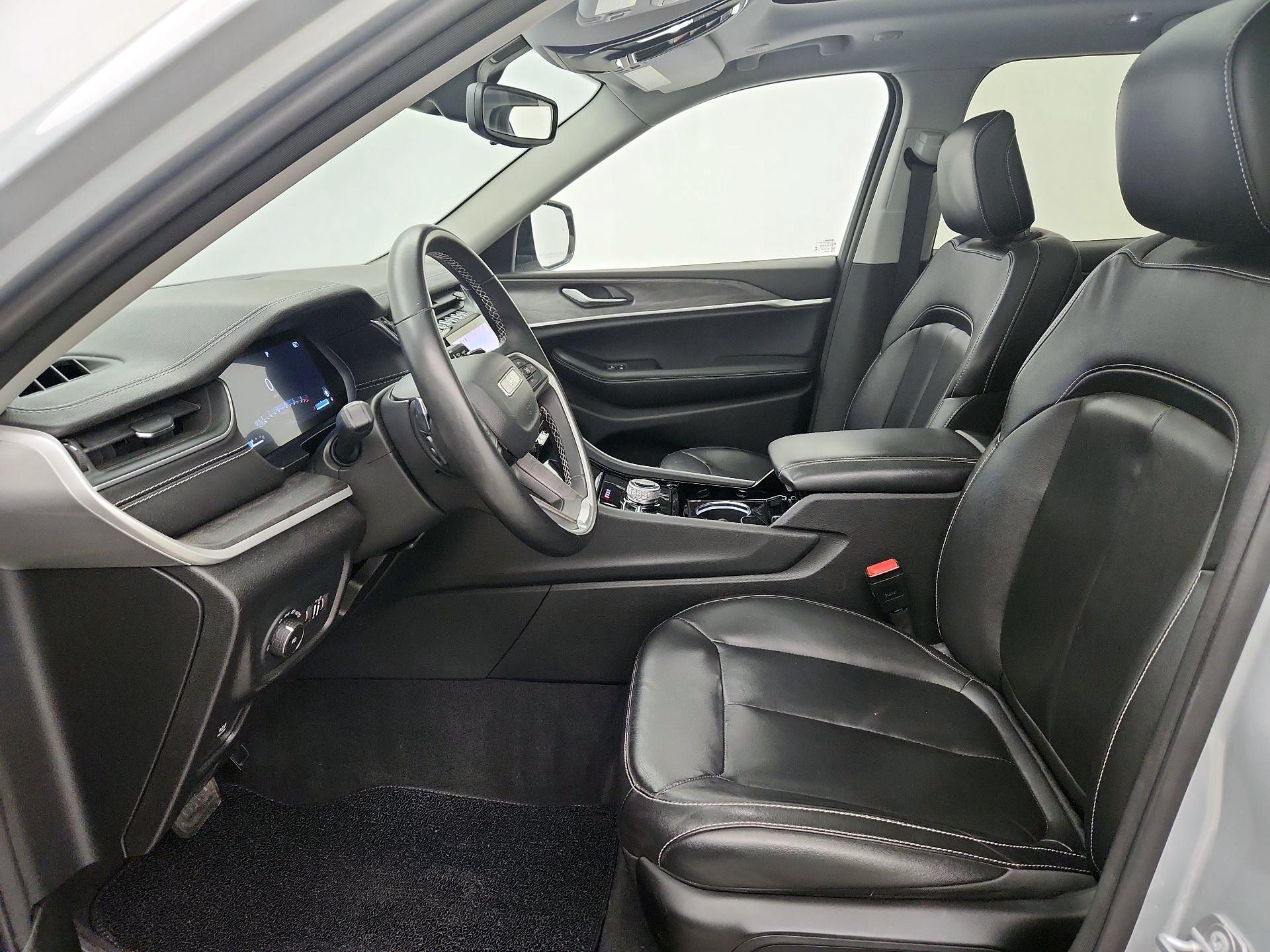 Thumbnail: 2022 Jeep Grand Cherokee - 11