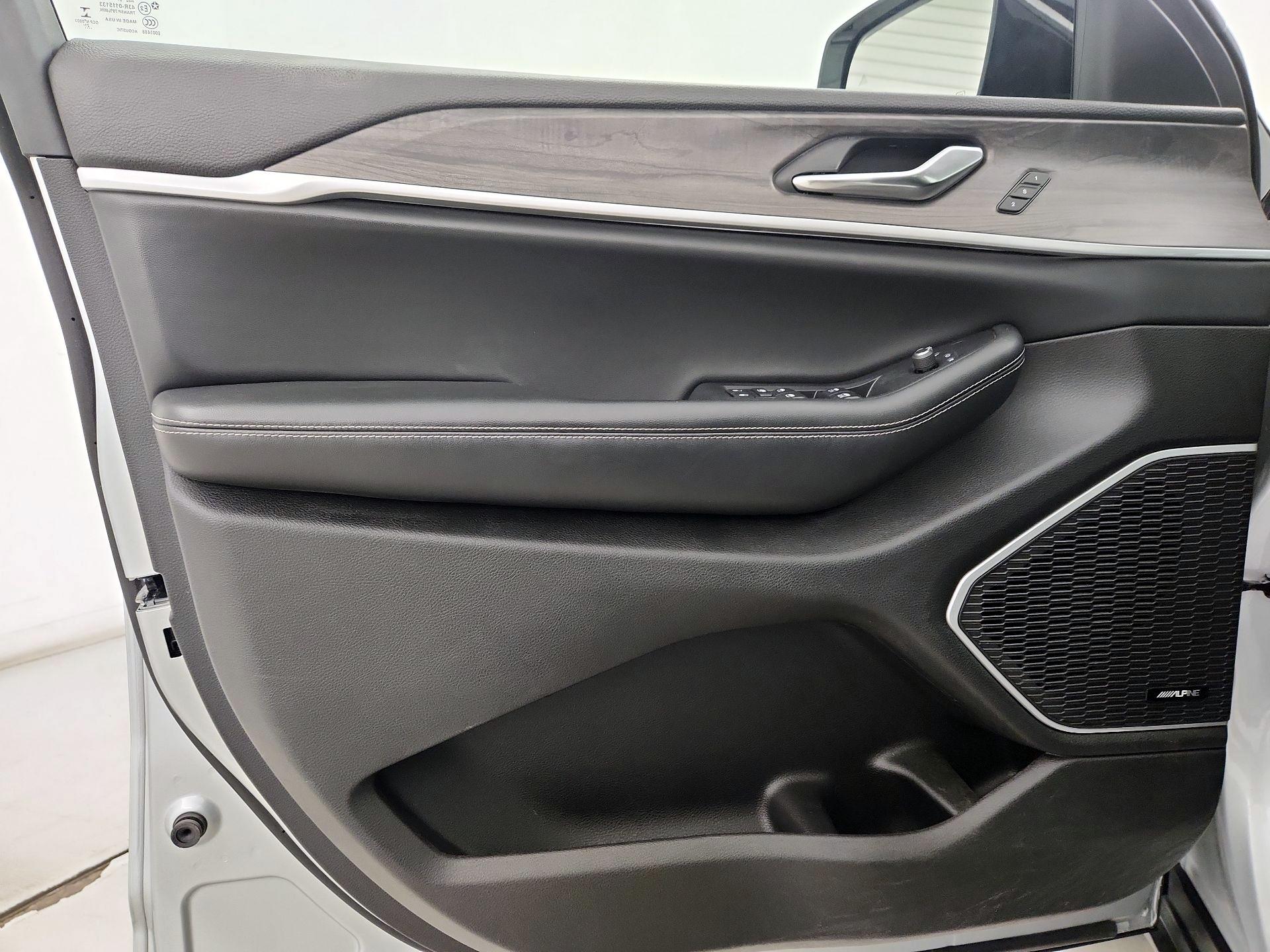 Thumbnail: 2022 Jeep Grand Cherokee - 12