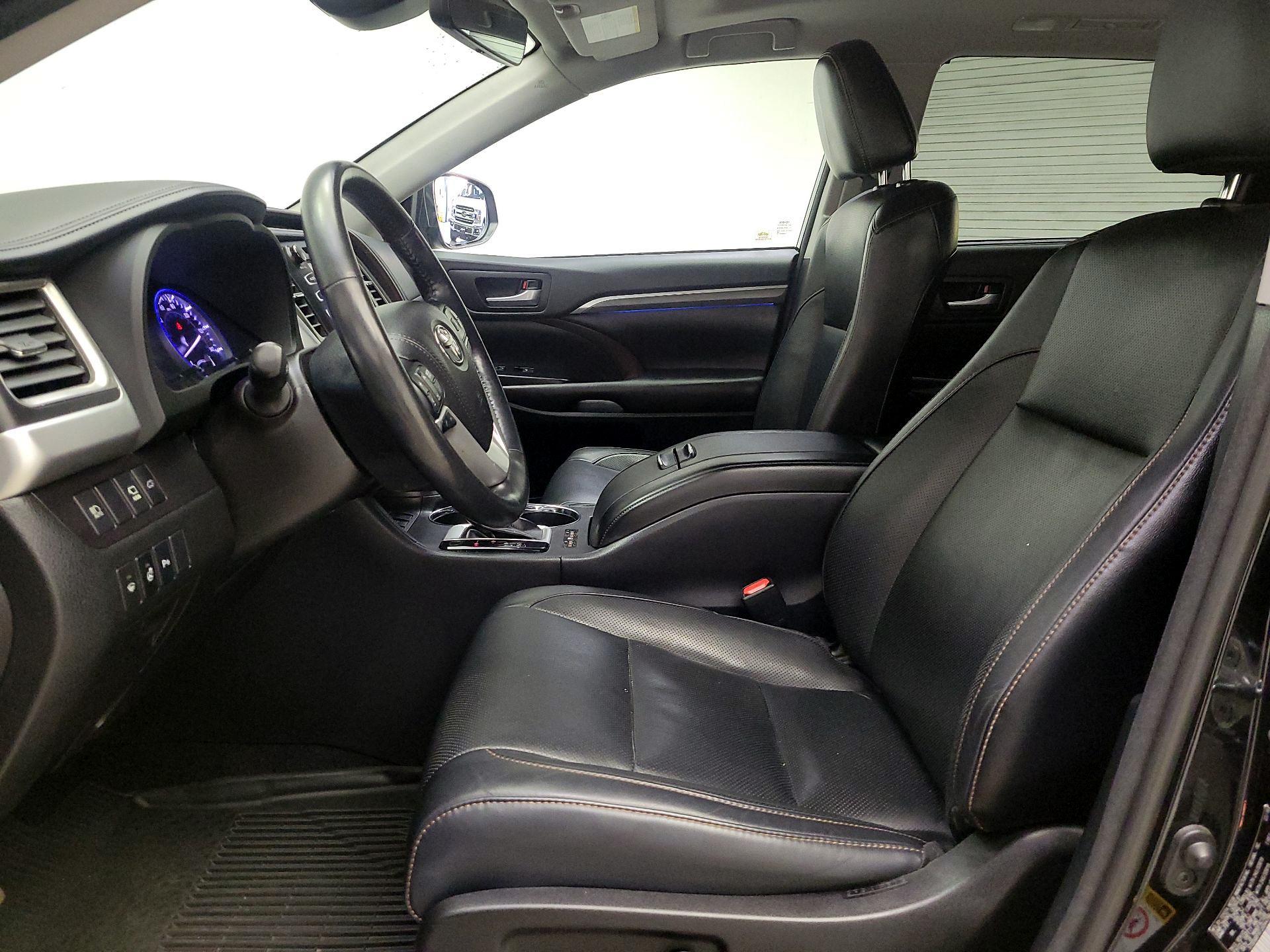 Thumbnail: 2018 Toyota Highlander - 11