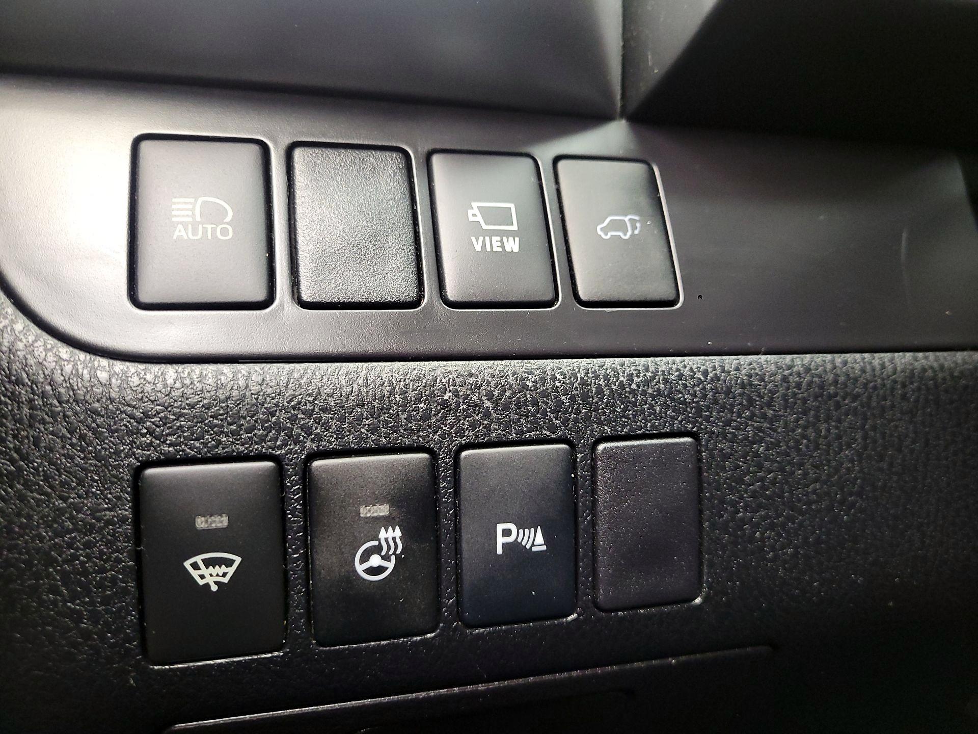 Thumbnail: 2018 Toyota Highlander - 13