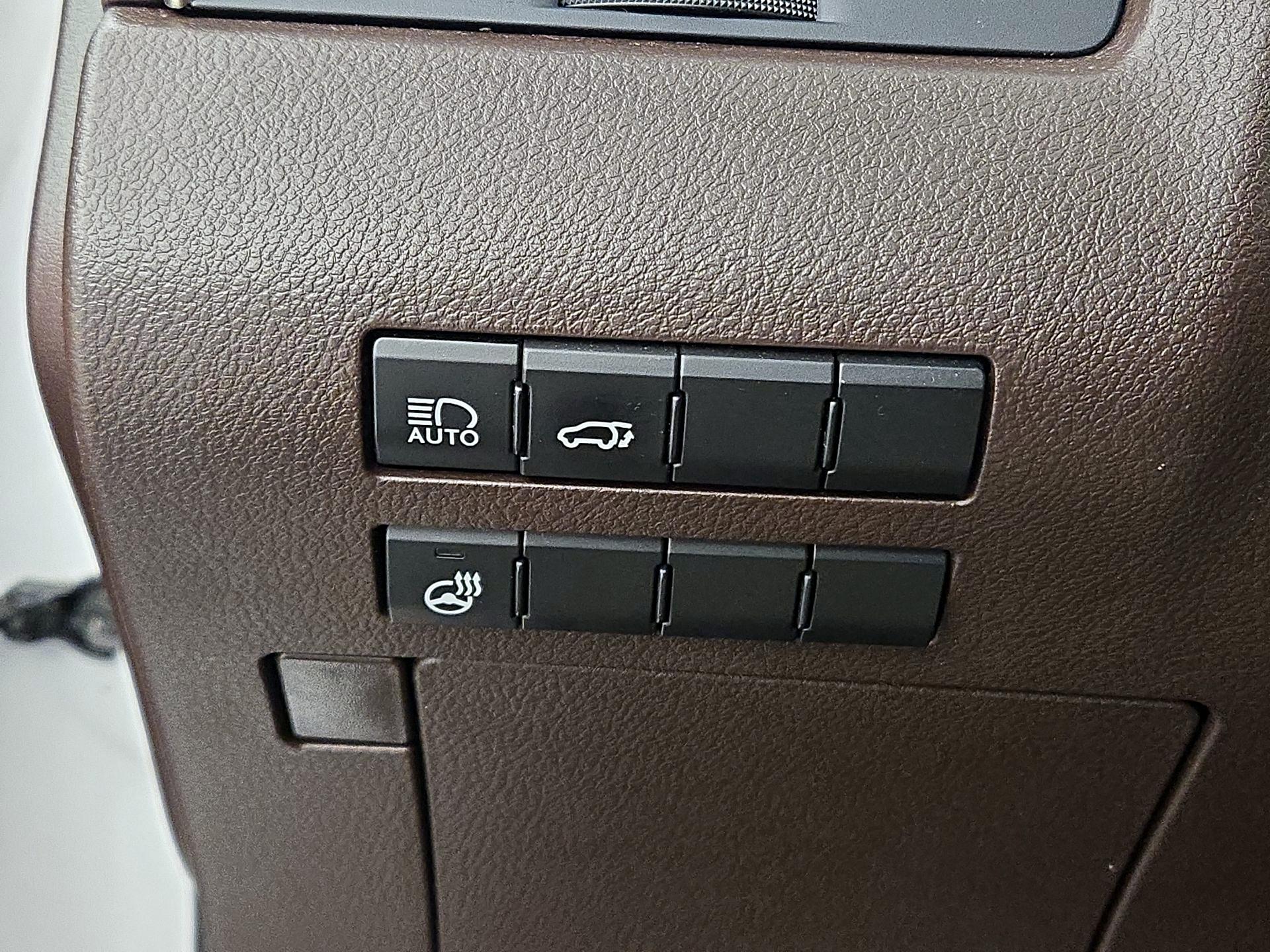 Thumbnail: 2020 Lexus RX - 13