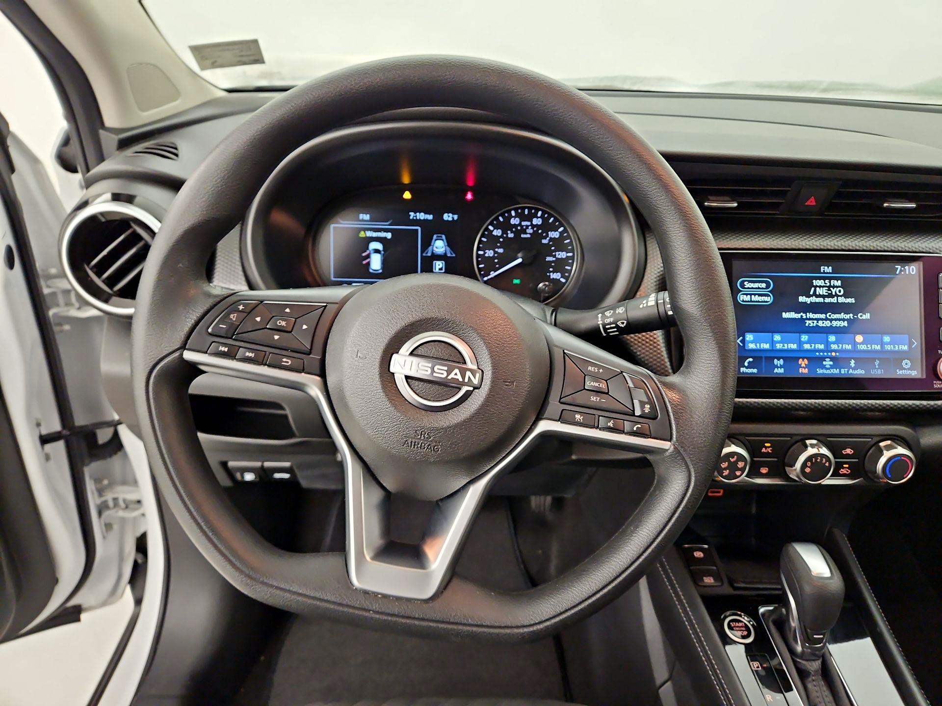 Thumbnail: 2023 Nissan Kicks - 10