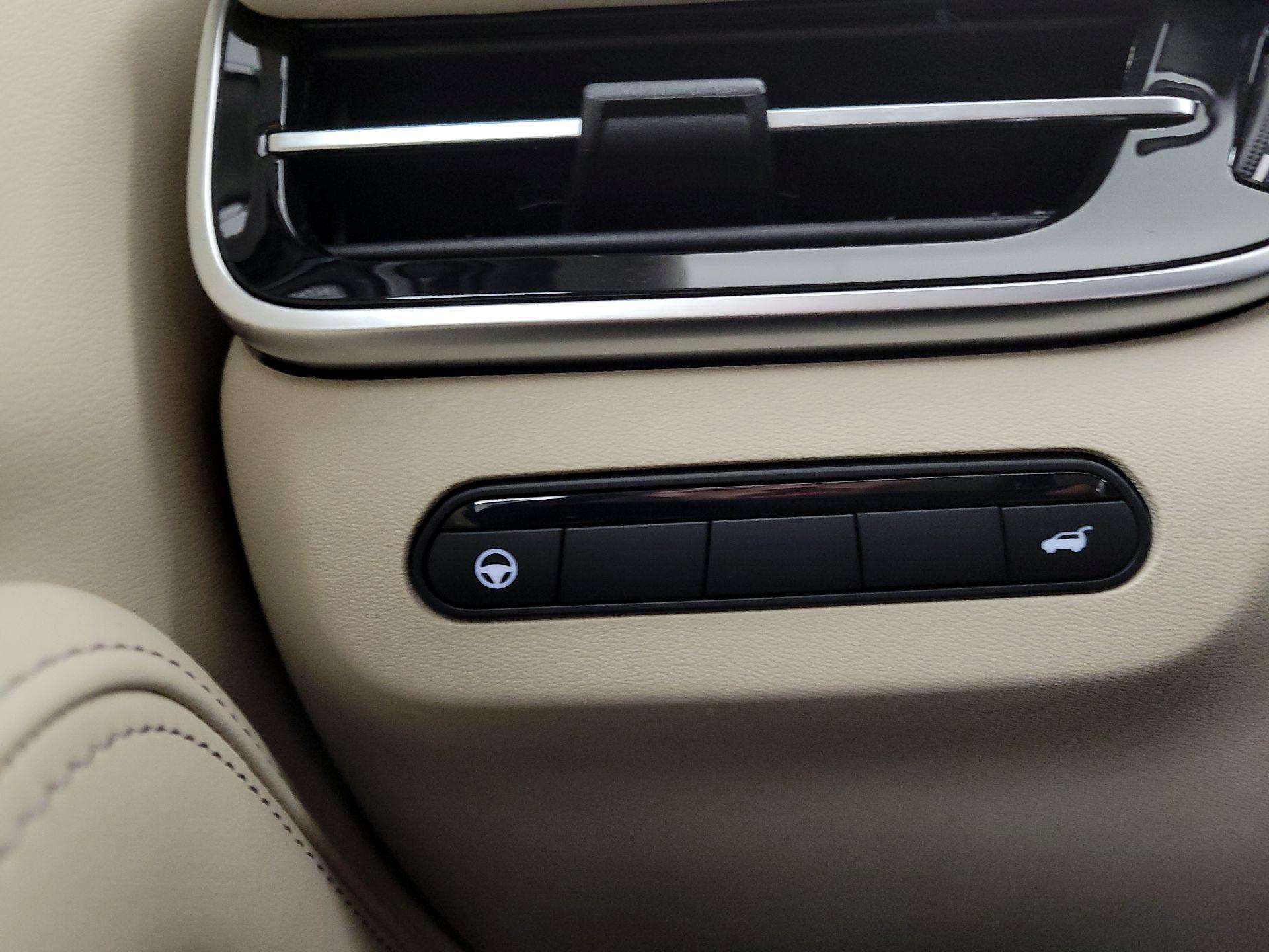 Thumbnail: 2023 INFINITI QX60 - 13