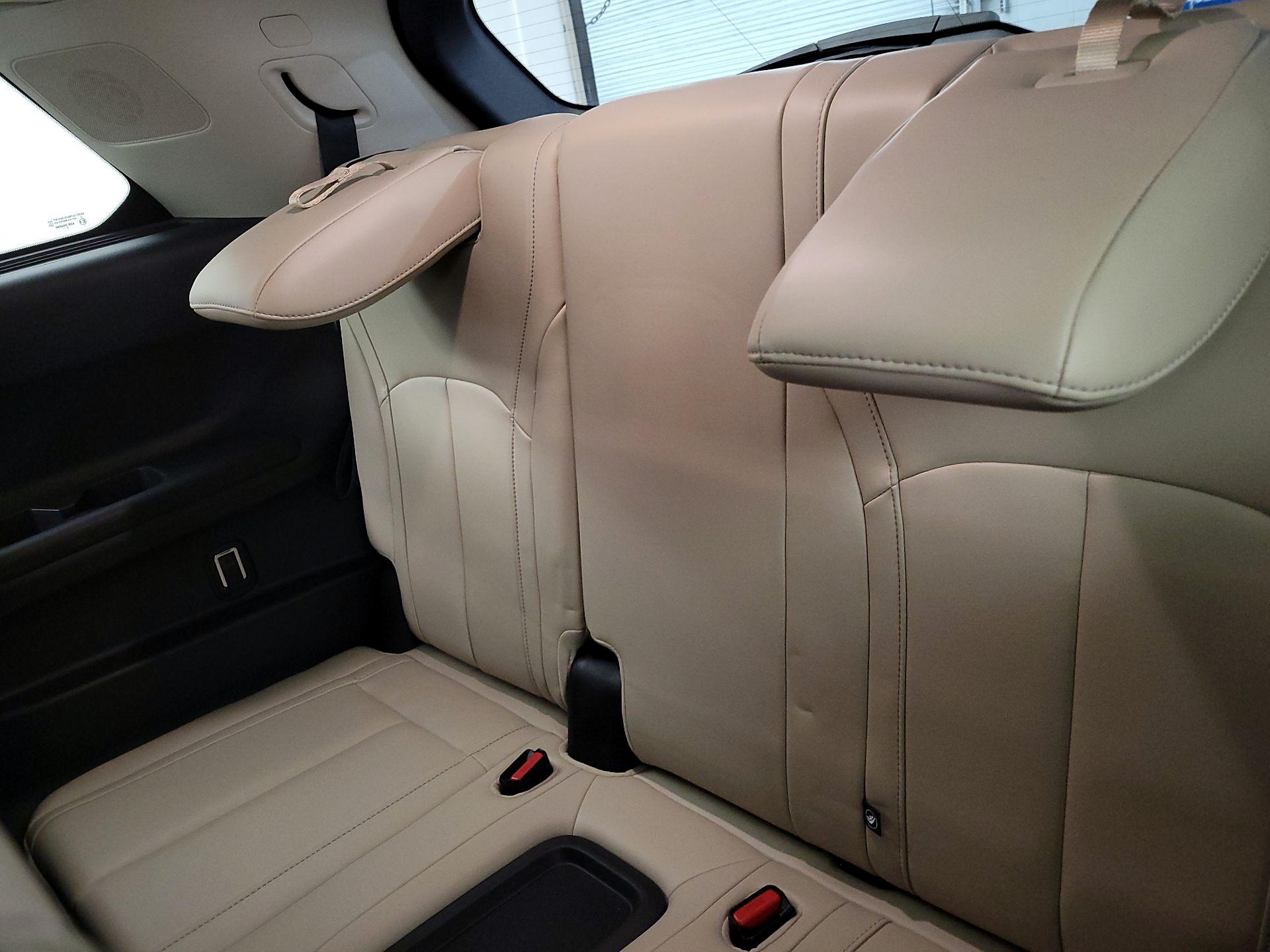 Thumbnail: 2023 INFINITI QX60 - 20