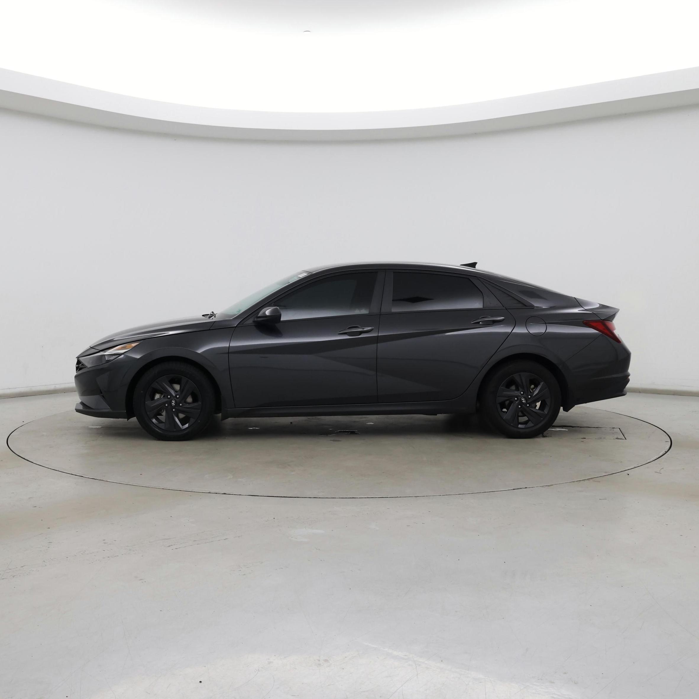 Thumbnail: 2023 Hyundai Elantra - 3