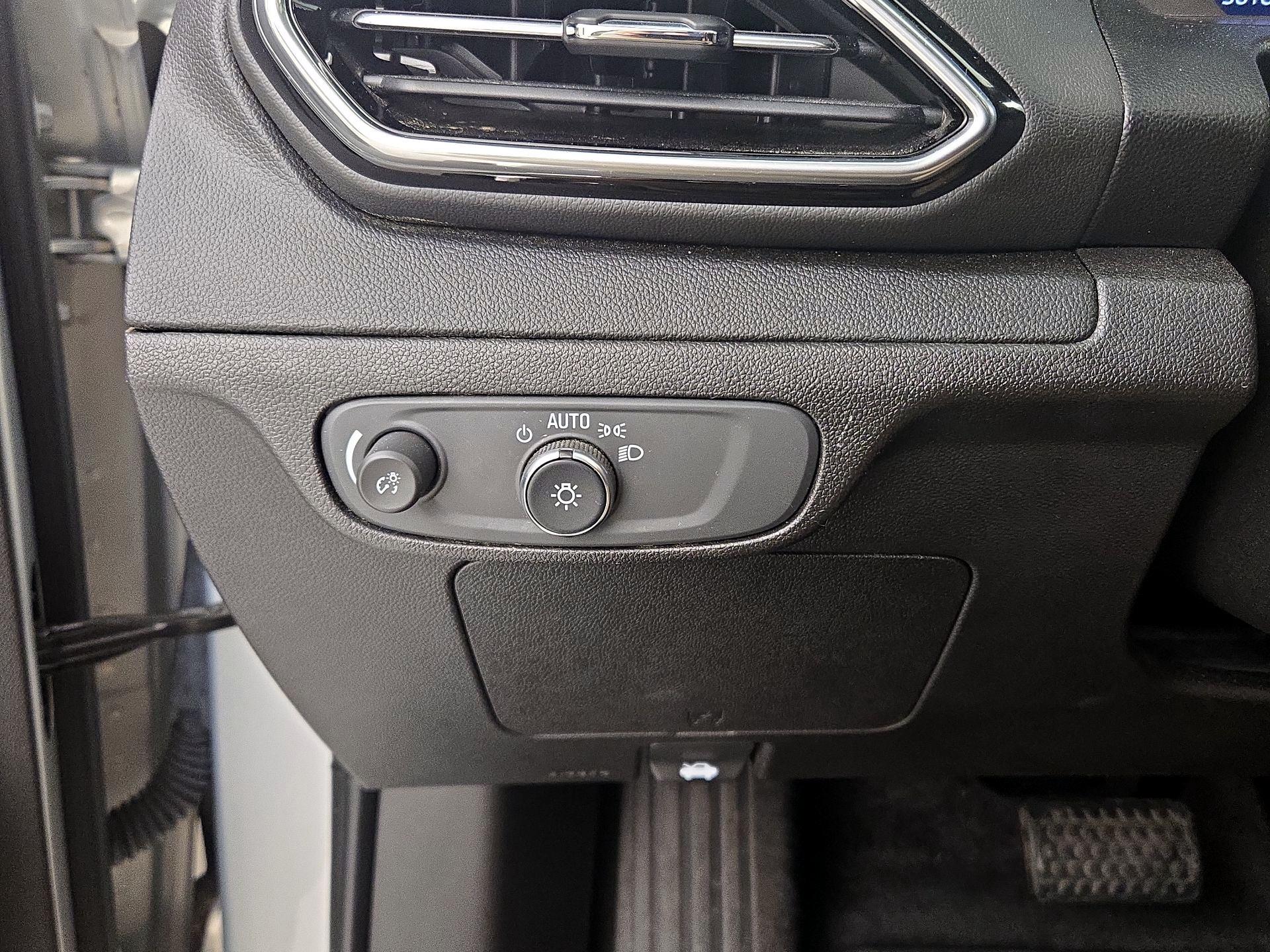 Thumbnail: 2023 Chevrolet Bolt EUV - 13