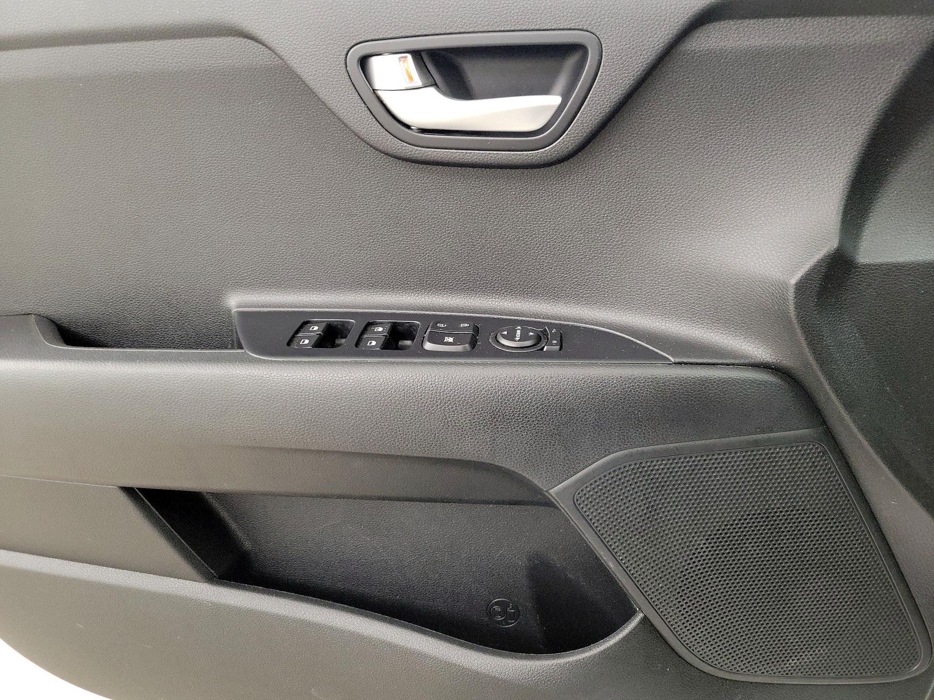 Thumbnail: 2019 Kia Rio - 12