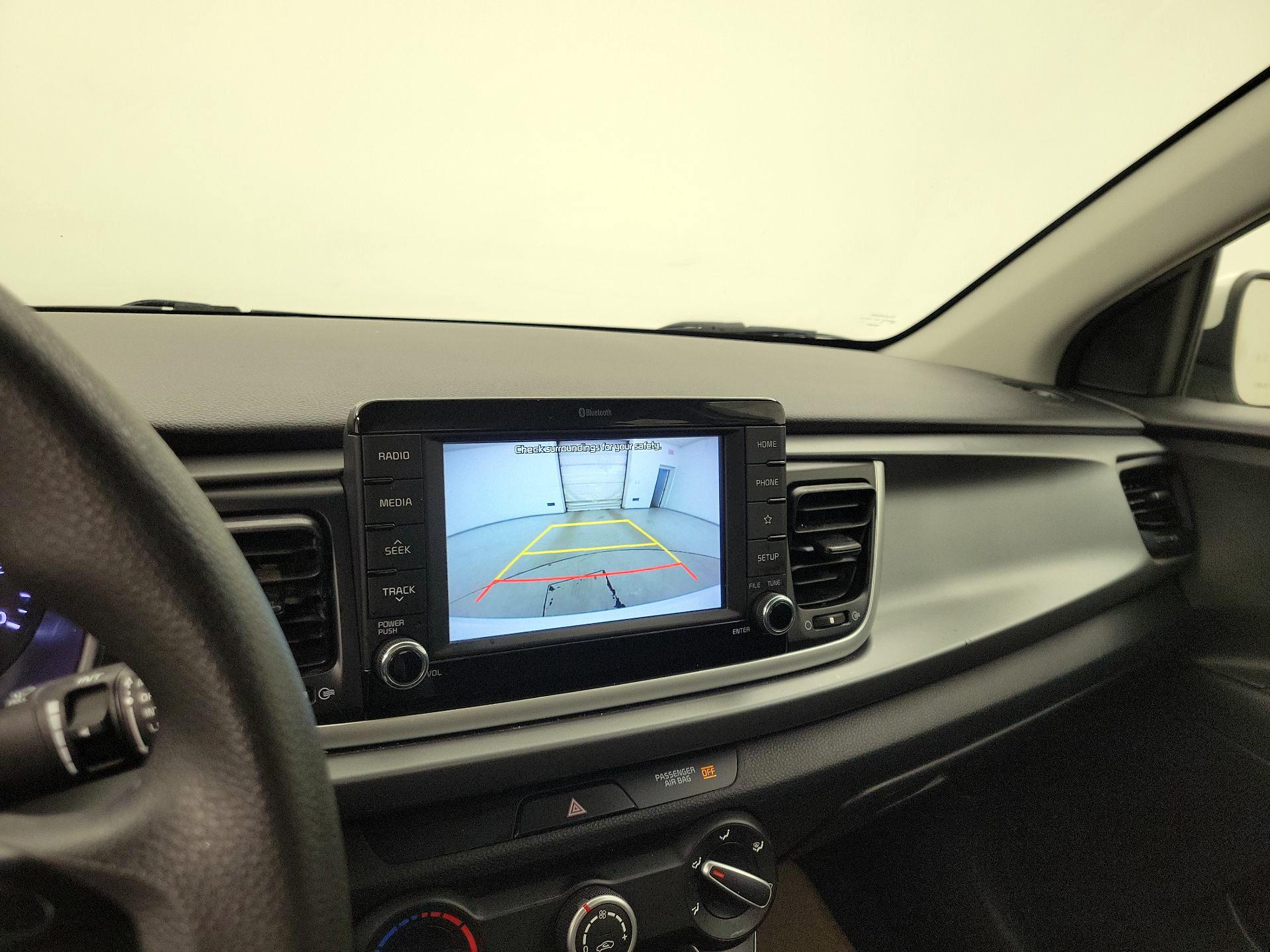 Thumbnail: 2019 Kia Rio - 14