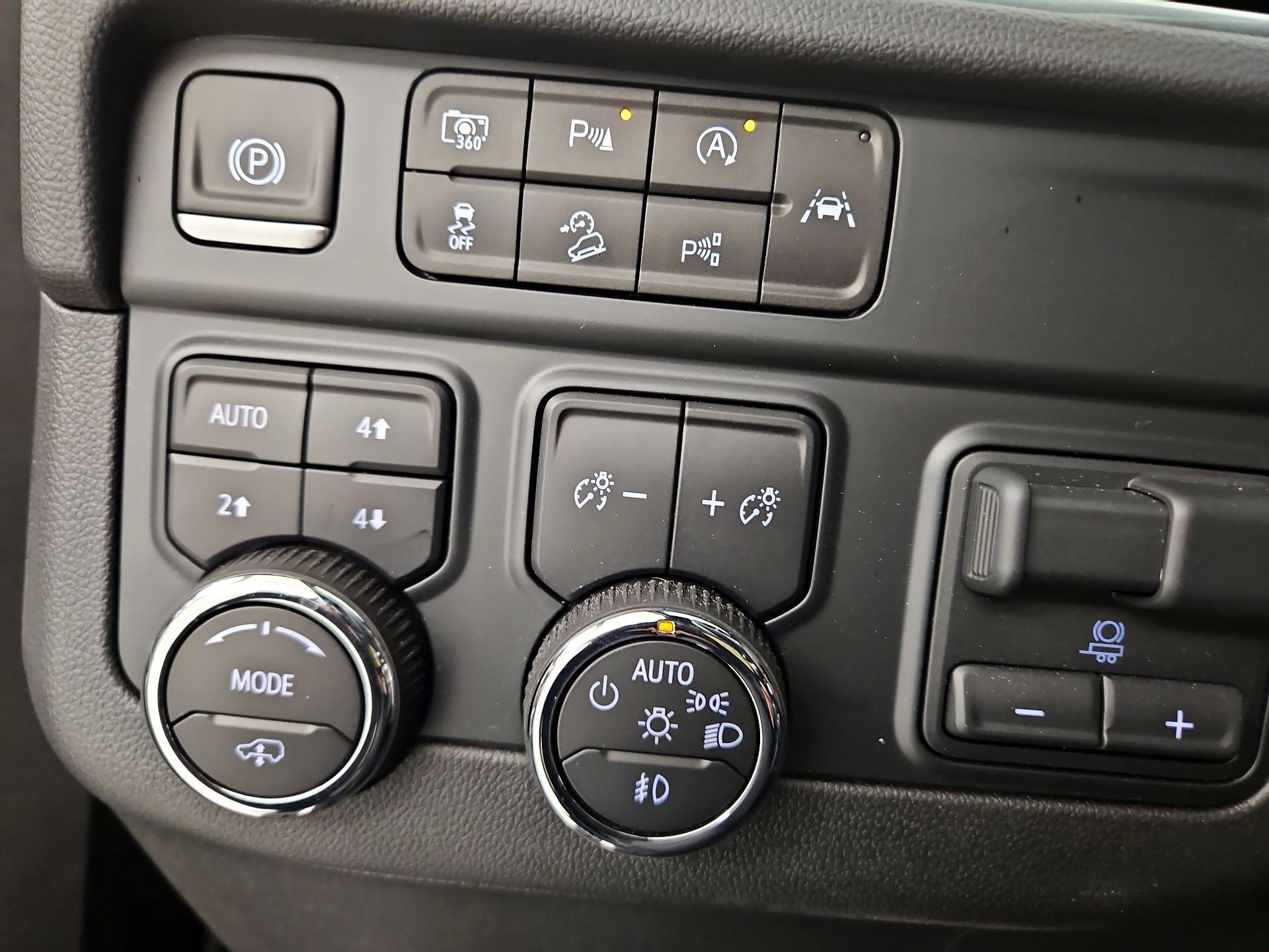 Thumbnail: 2025 Chevrolet Suburban - 13