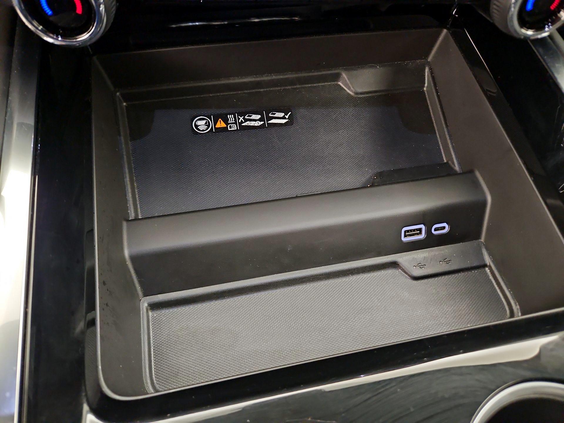 Thumbnail: 2025 Chevrolet Suburban - 19