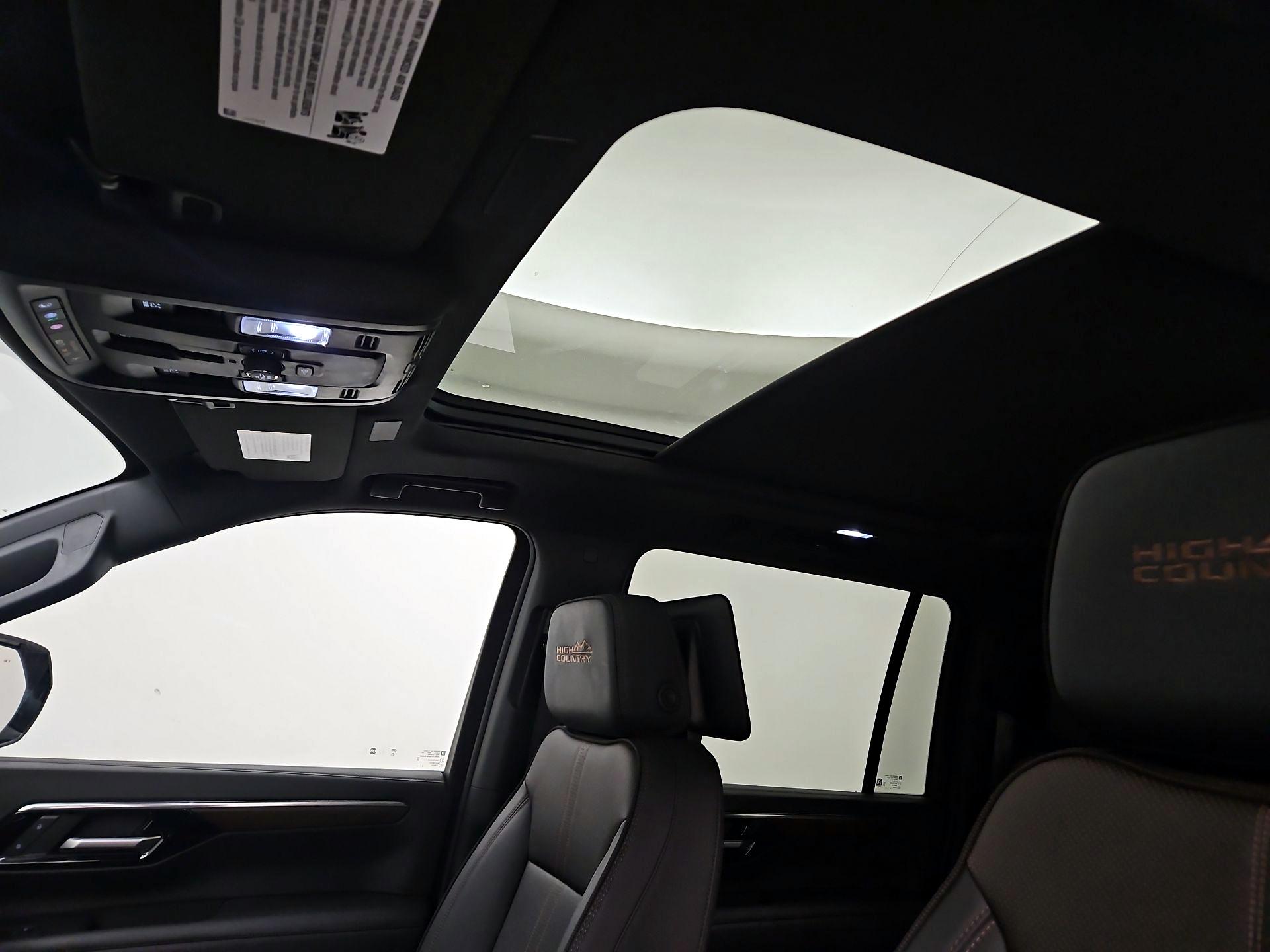 Thumbnail: 2025 Chevrolet Suburban - 20