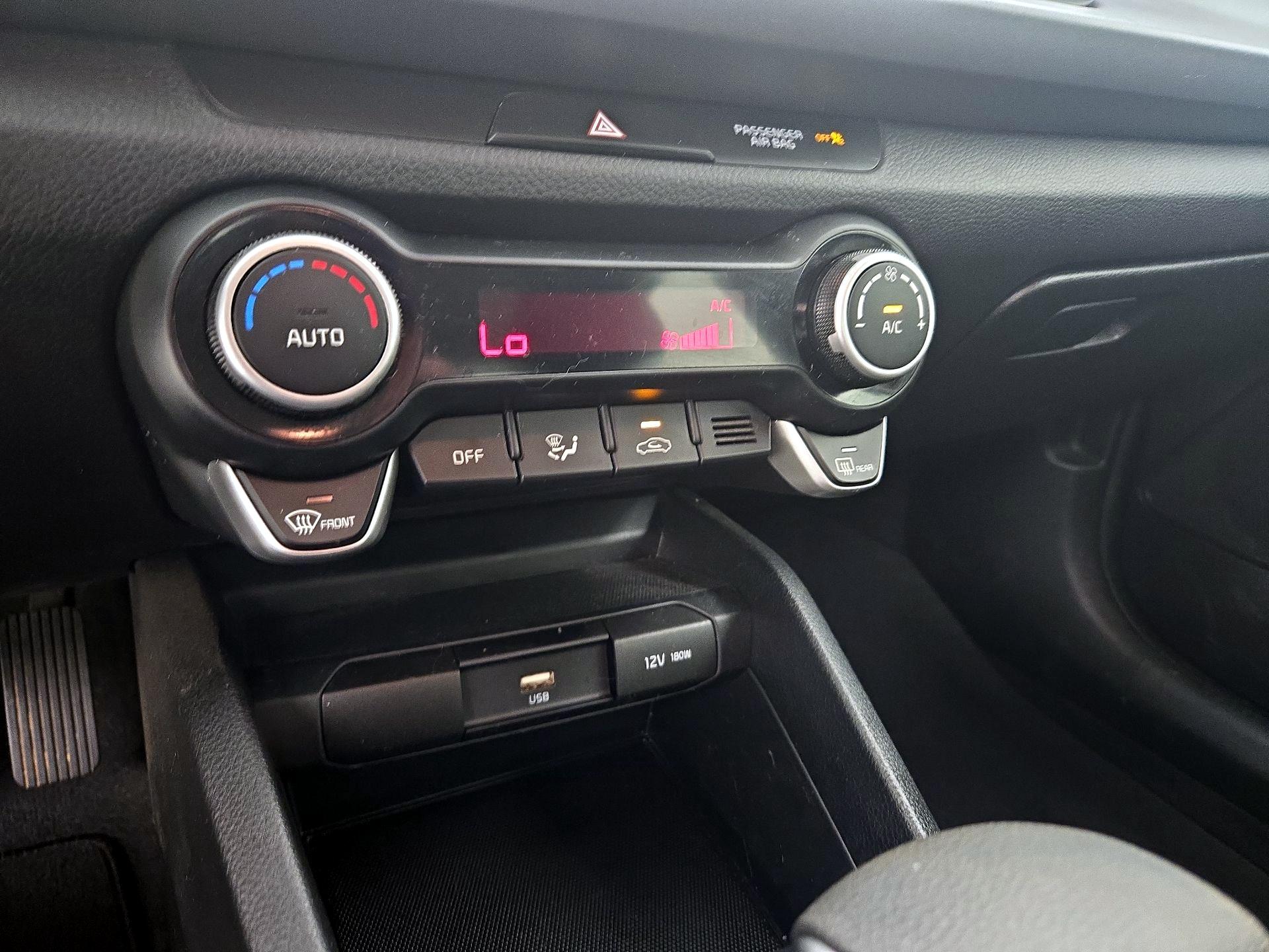 Thumbnail: 2023 Kia Rio - 16