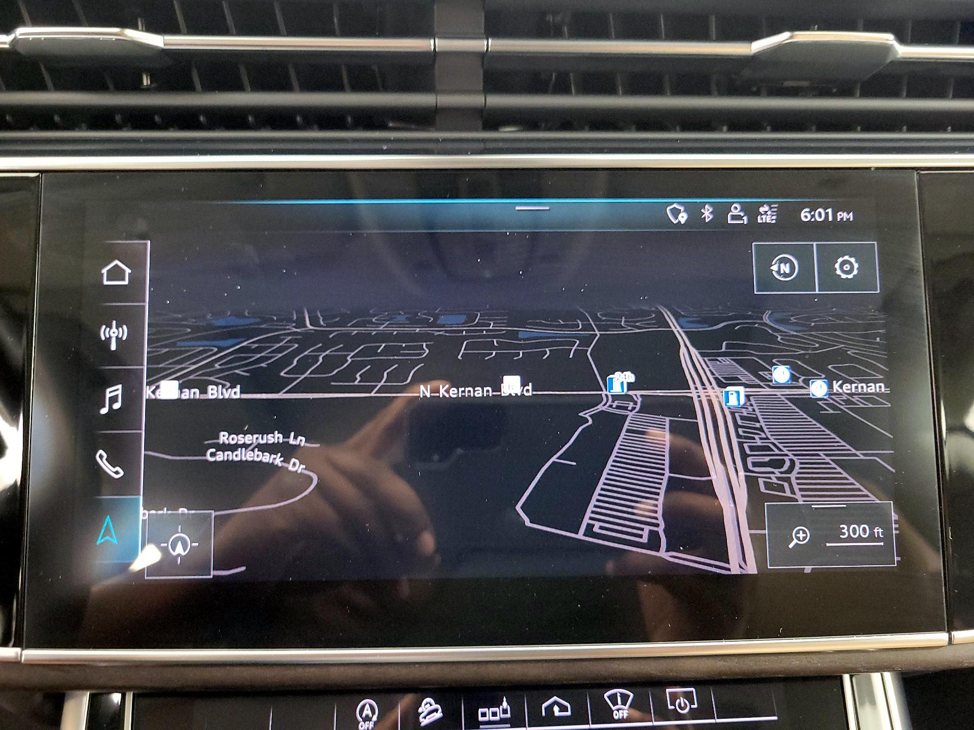 Thumbnail: 2020 Audi Q8 - 14