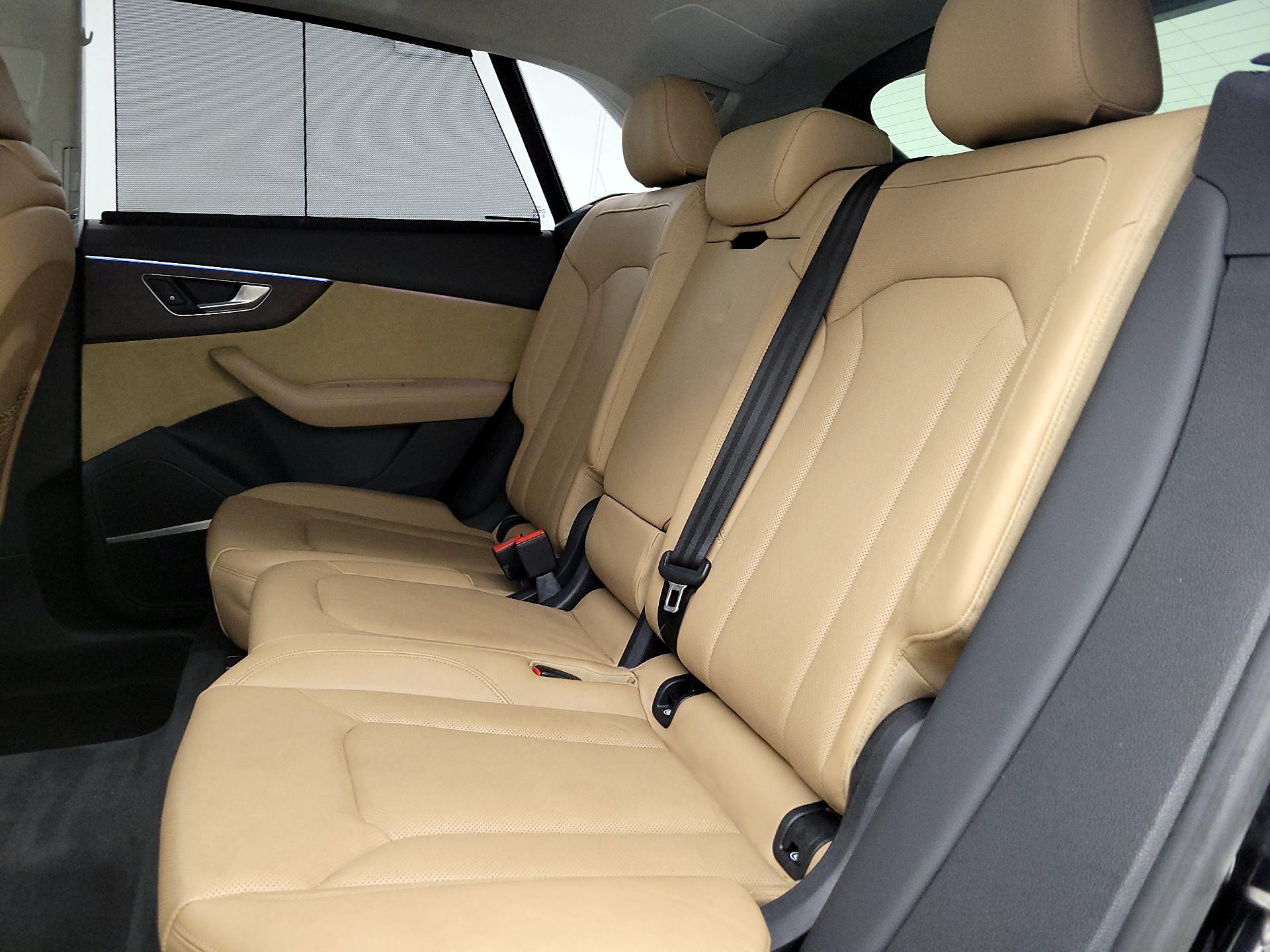 Thumbnail: 2020 Audi Q8 - 20