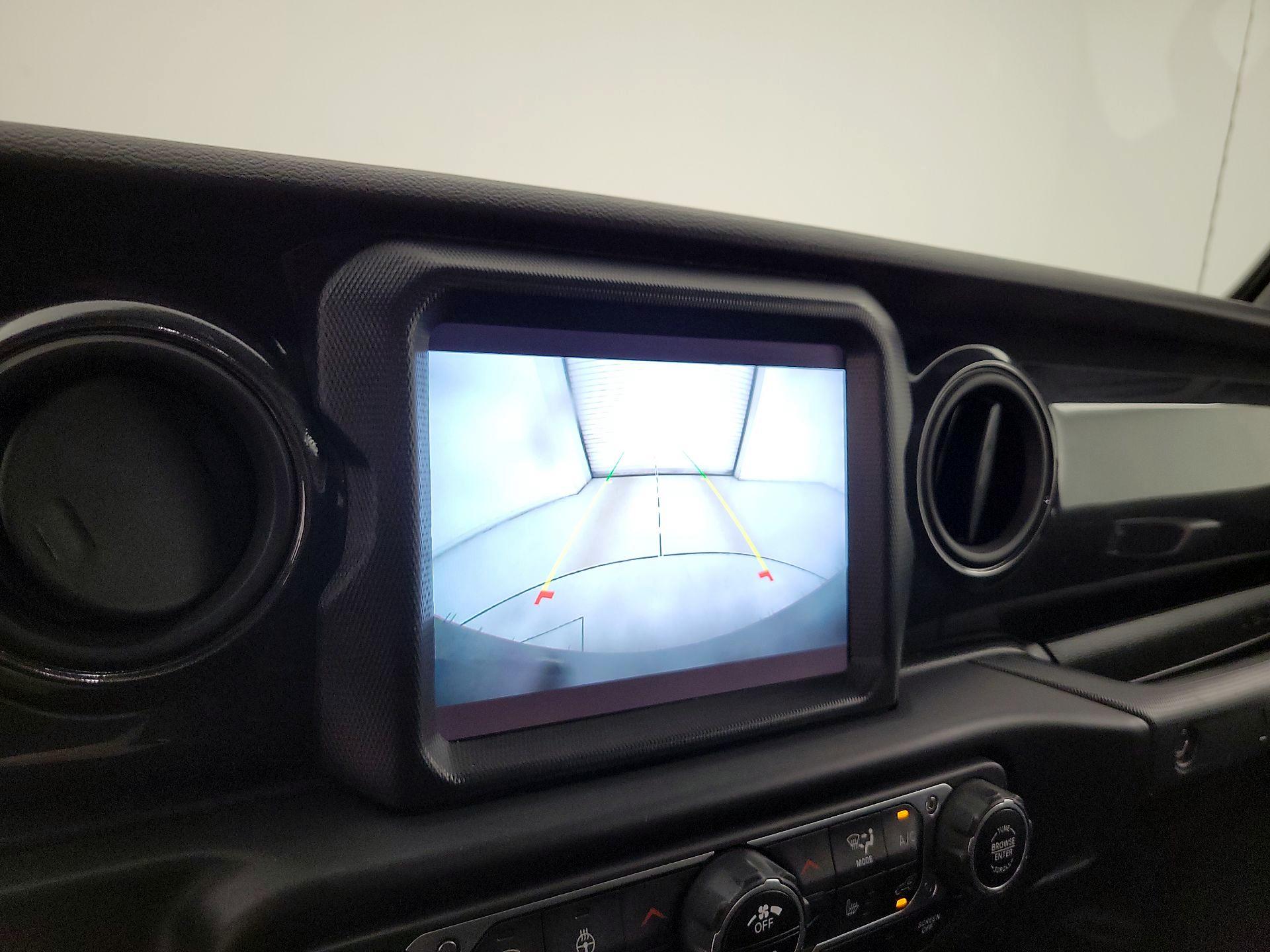 Thumbnail: 2021 Jeep Wrangler - 15